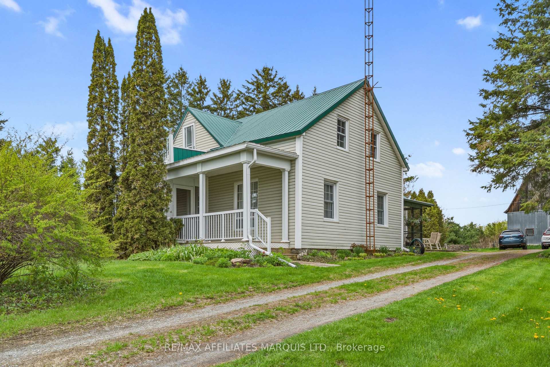 18973 Paragon Road, South Glengarry — photo 2 of 5