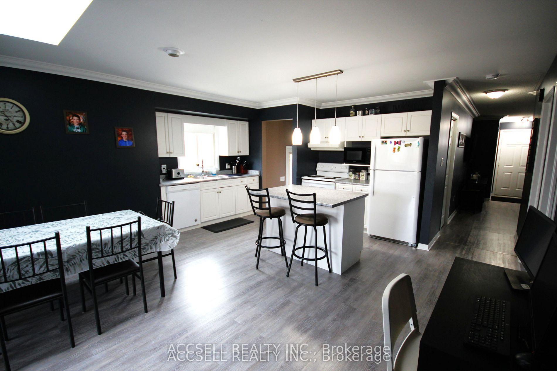 635 Highview Drive, St. Thomas — photo 4 of 5