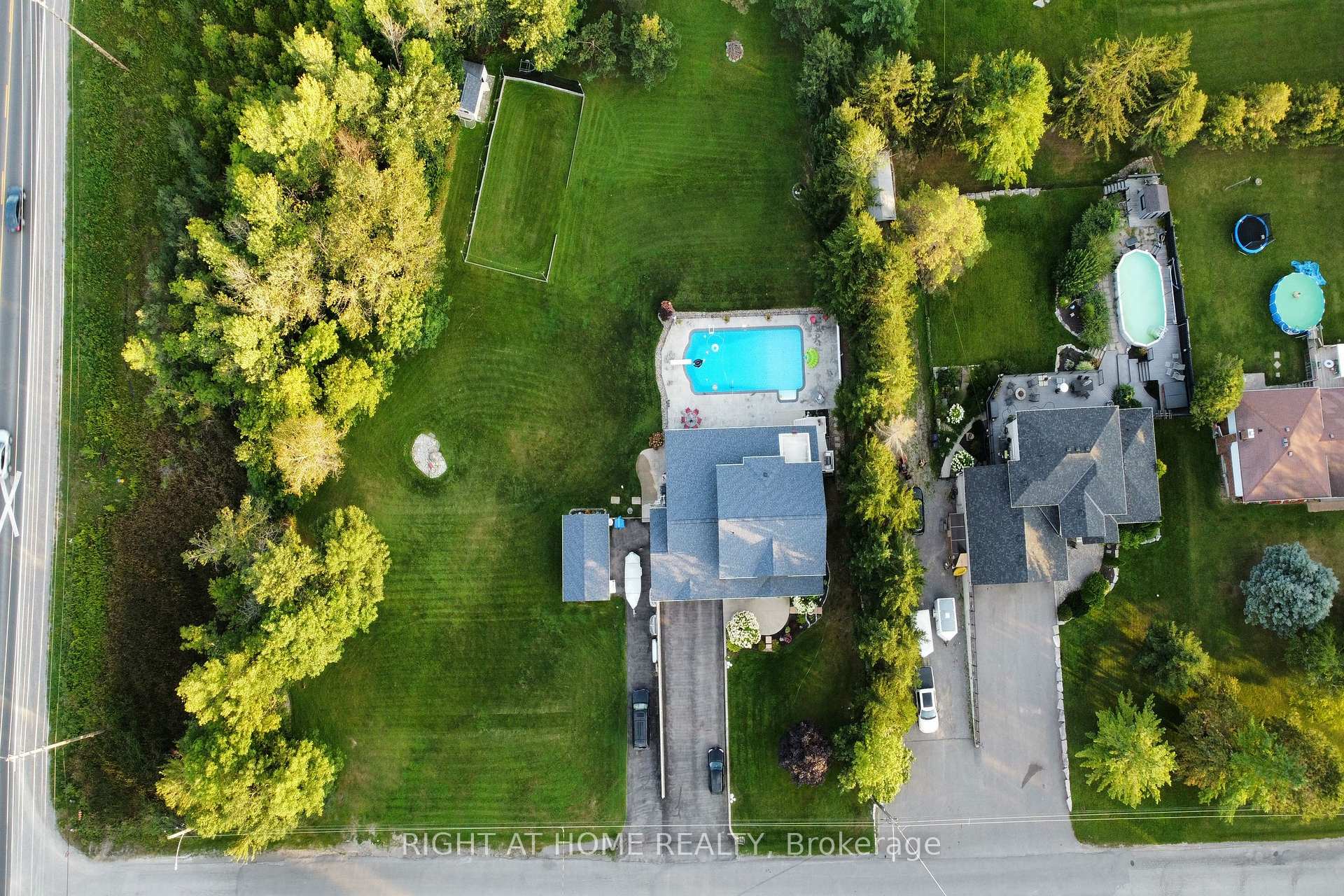 599 Maniece Avenue, Peterborough — photo 2 of 5
