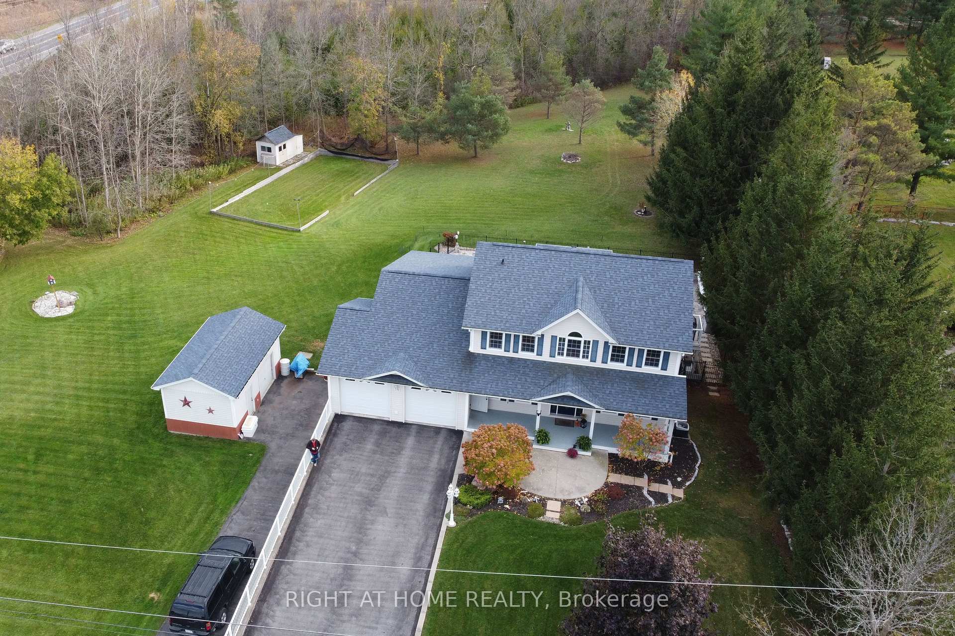 599 Maniece Avenue, Peterborough — photo 4 of 5