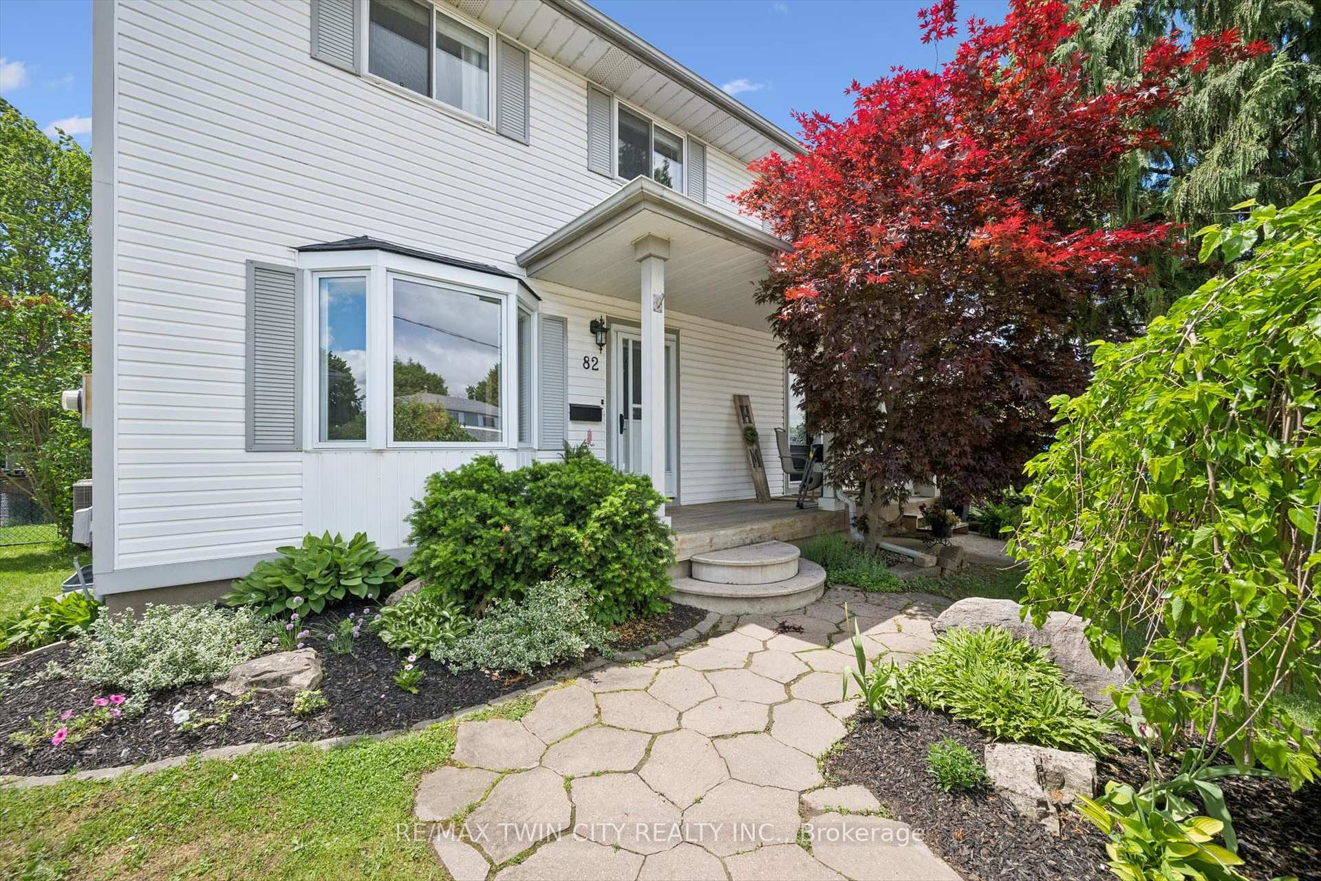 82 Catherine Street, Wilmot — photo 2 of 5