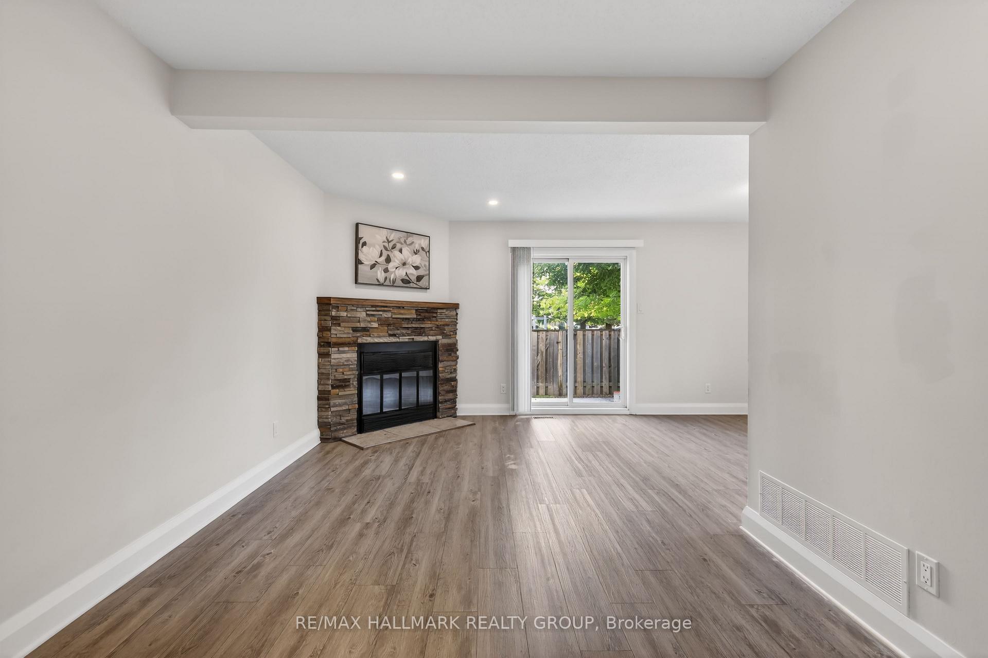 1551 Hoskins Crescent, Orleans - Cumberland and Area — photo 5 of 5