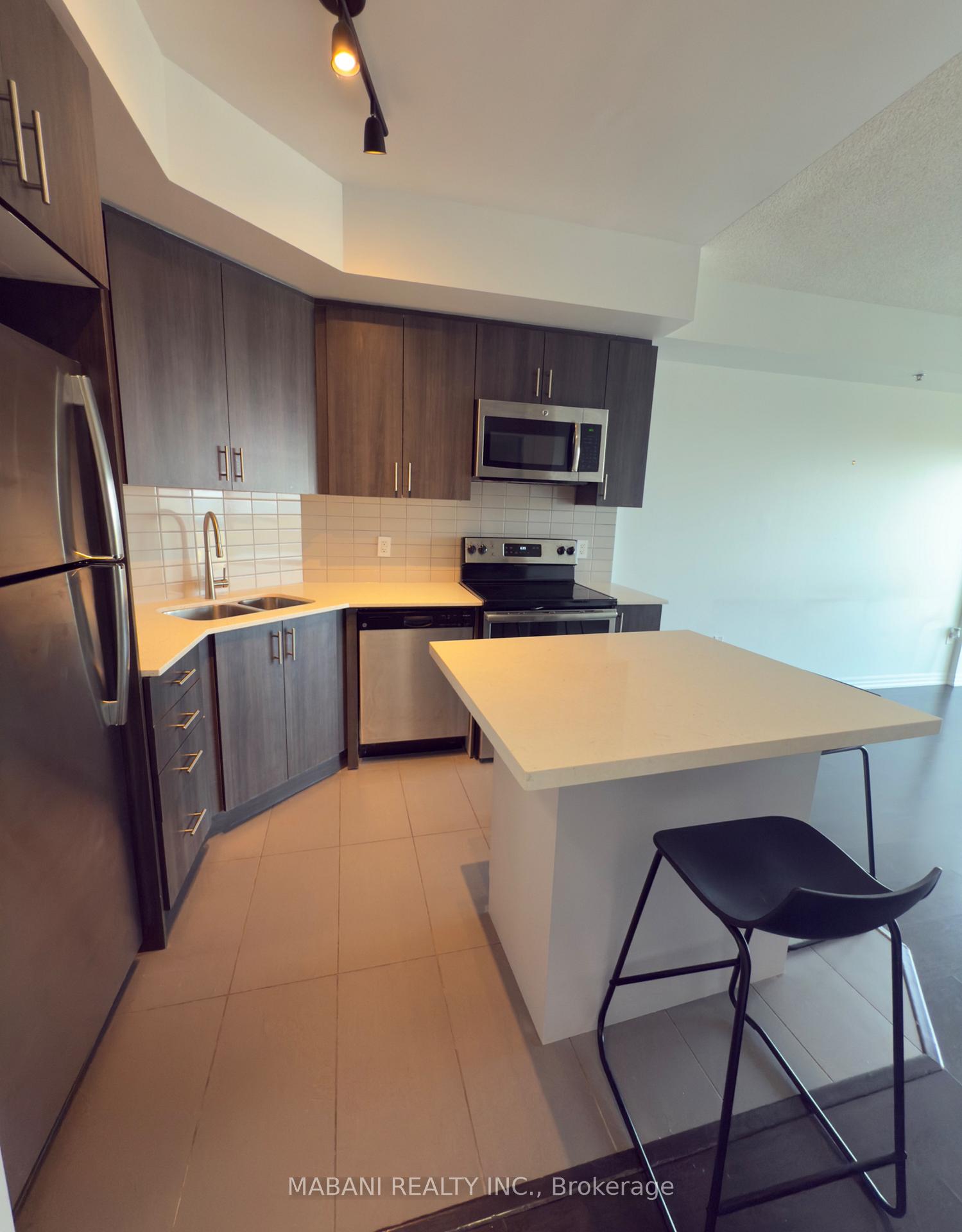 560 North Service Road 405, Grimsby — photo 4 of 5