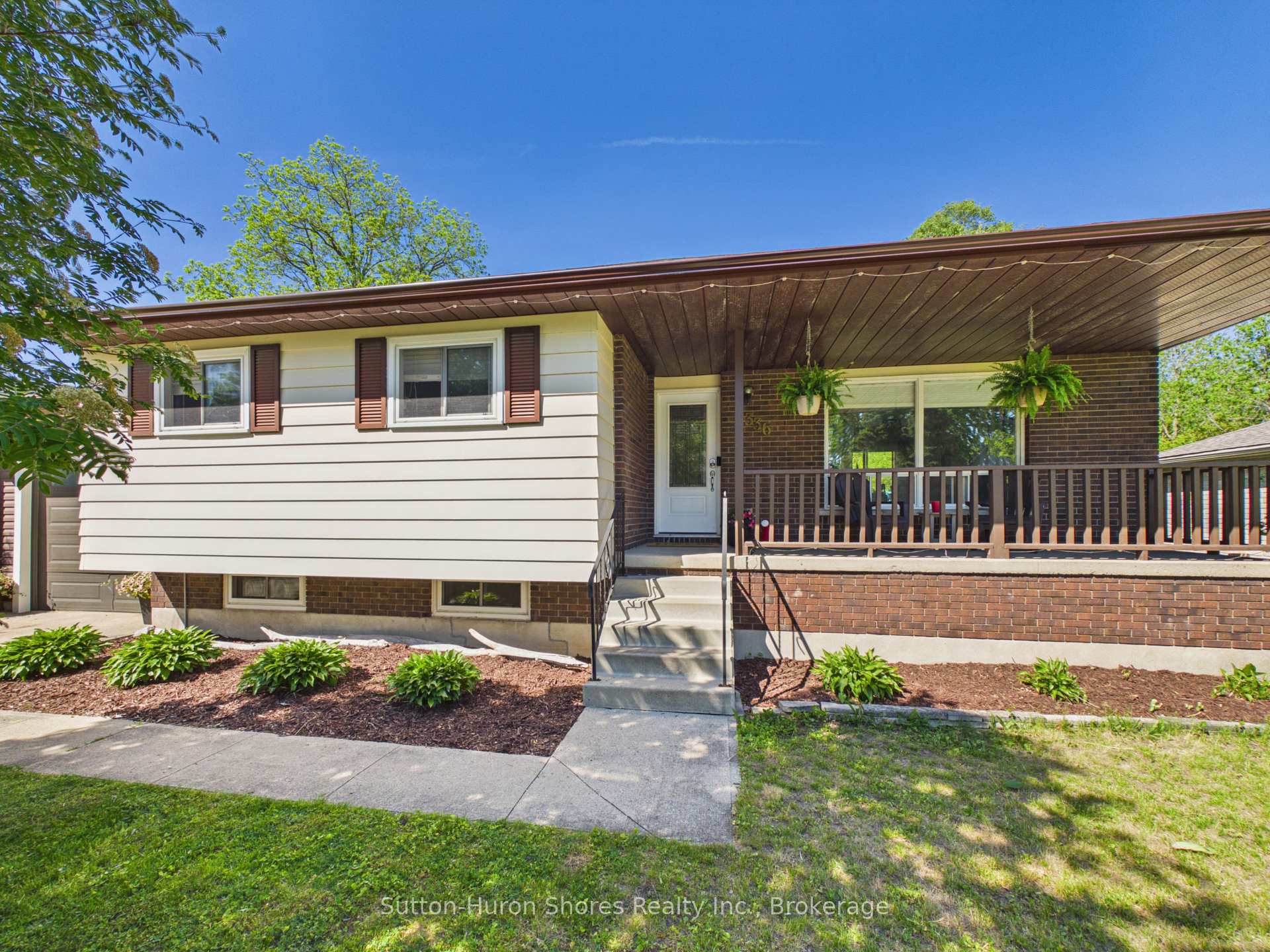 336 Lansdowne Street, Saugeen Shores — photo 2 of 5