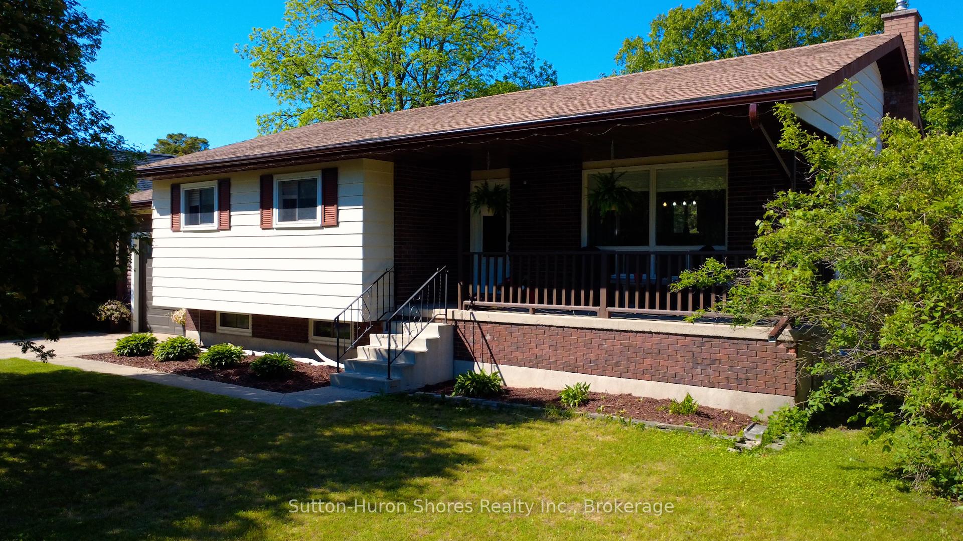 336 Lansdowne Street, Saugeen Shores — photo 4 of 5