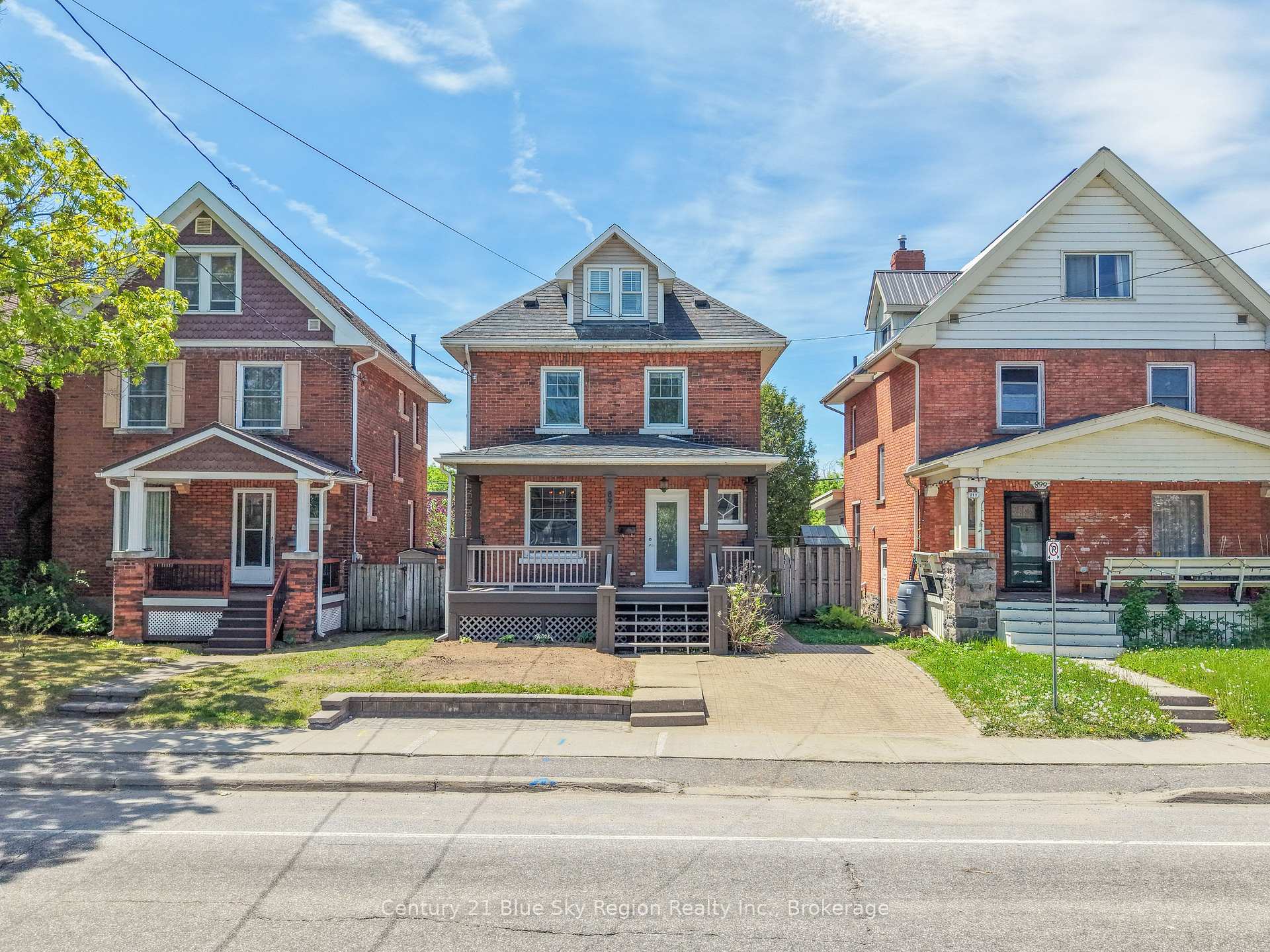 897 Main Street W, North Bay — photo 2 of 5