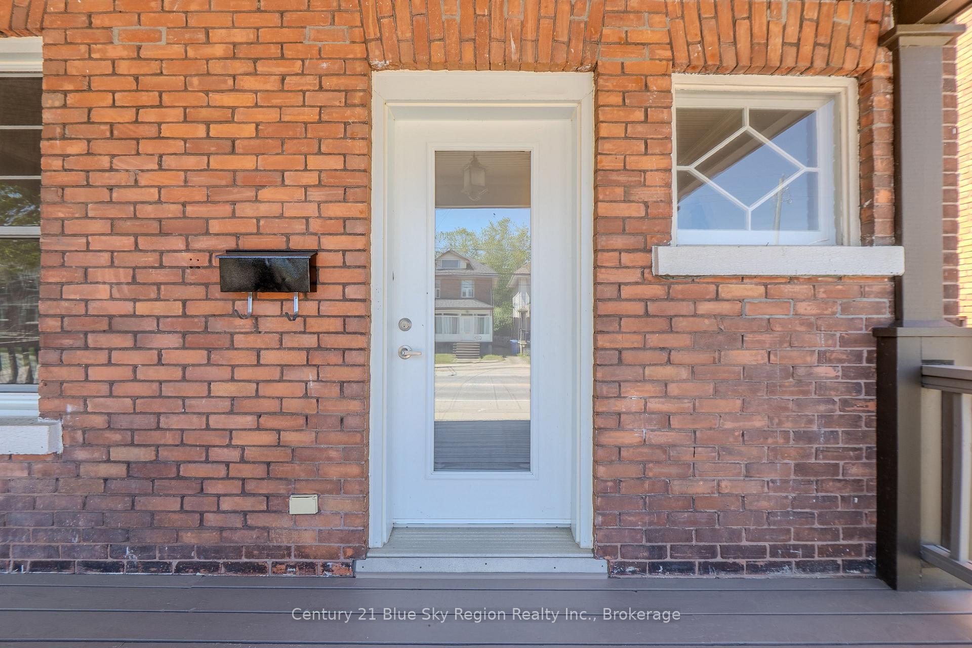 897 Main Street W, North Bay — photo 4 of 5
