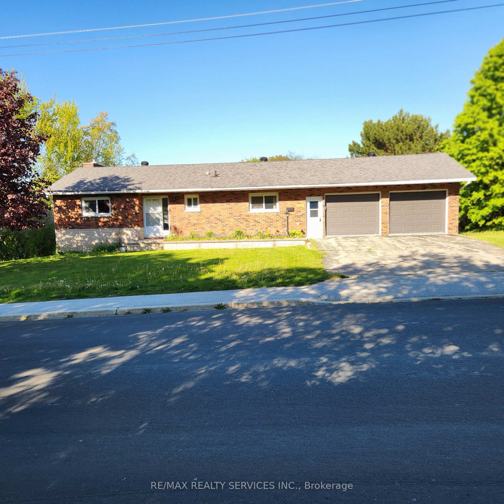 1 Helen Street, Northern Bruce Peninsula, ON N0H 1W0 — Northern Bruce Peninsula, Ontario