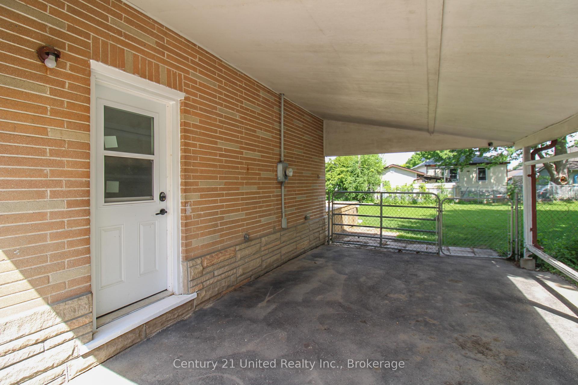 822 Argyle Street, Peterborough — photo 4 of 5