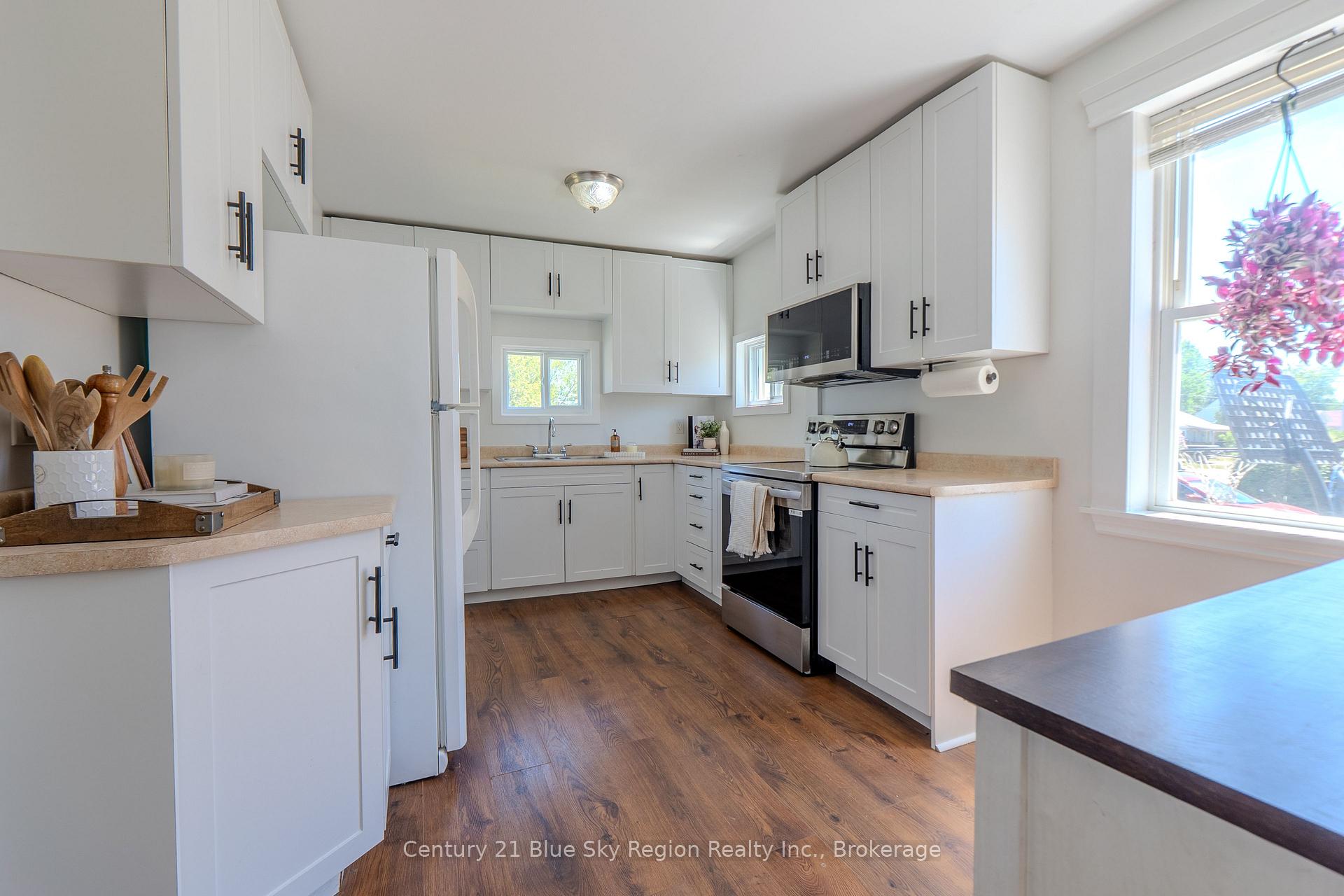 23 George Street, North Bay — photo 4 of 5