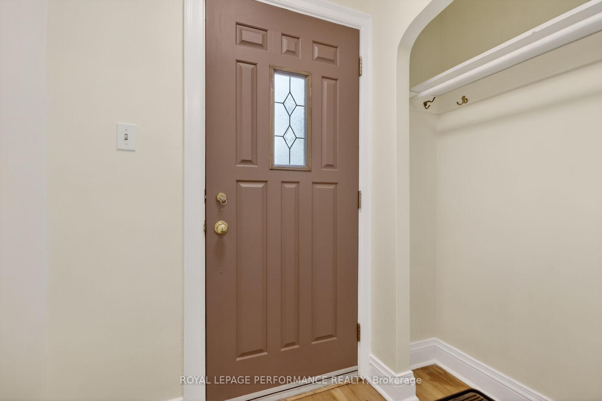 18 Harvard Avenue, Glebe - Ottawa East and Area — photo 4 of 5