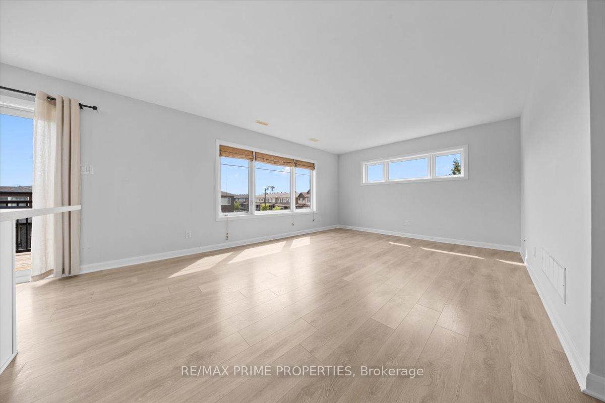 700B Amberwing Private E B, Orleans - Cumberland and Area — photo 5 of 5
