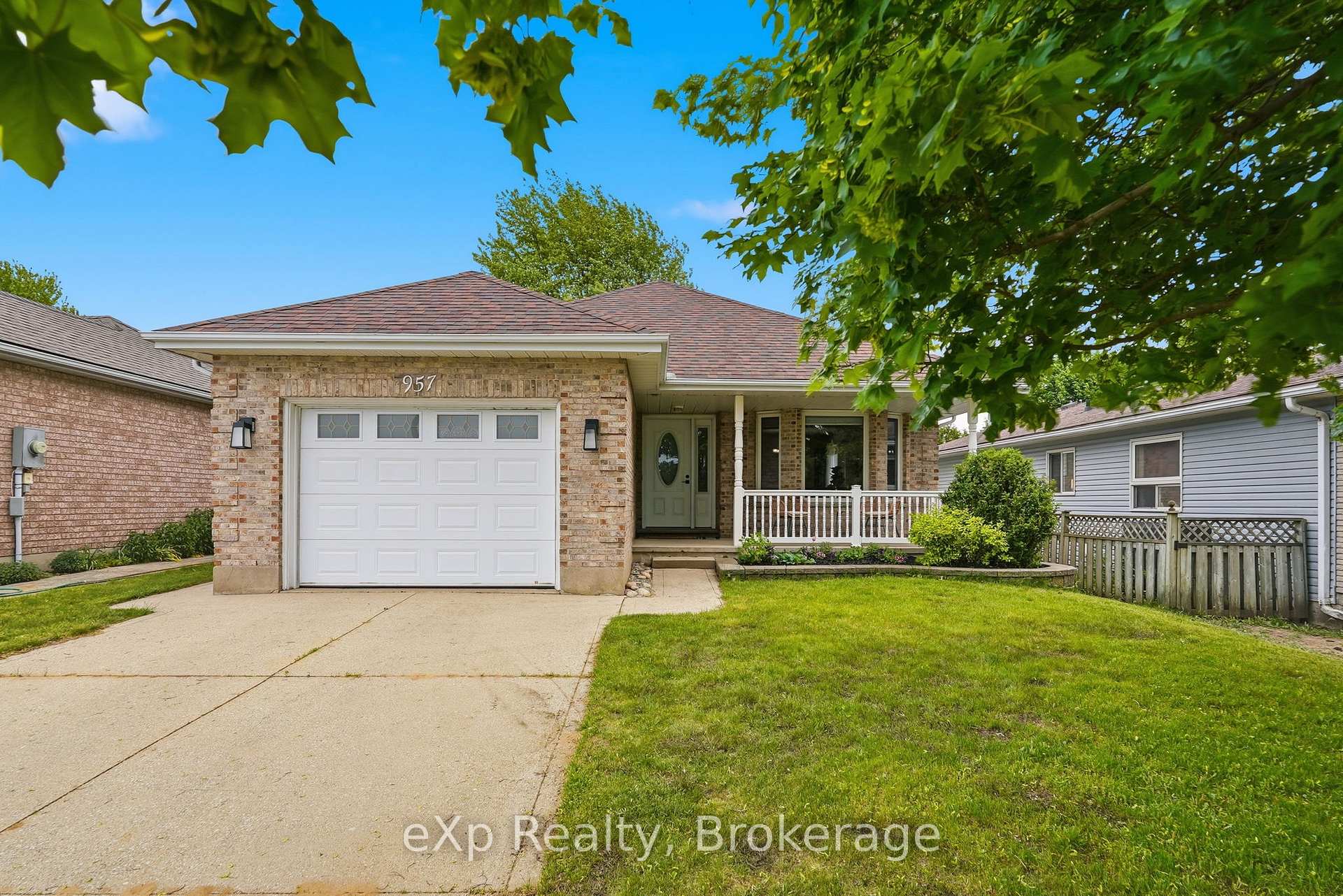 957 Waterloo Street, Saugeen Shores, ON N0H 2C2 — Saugeen Shores, Ontario