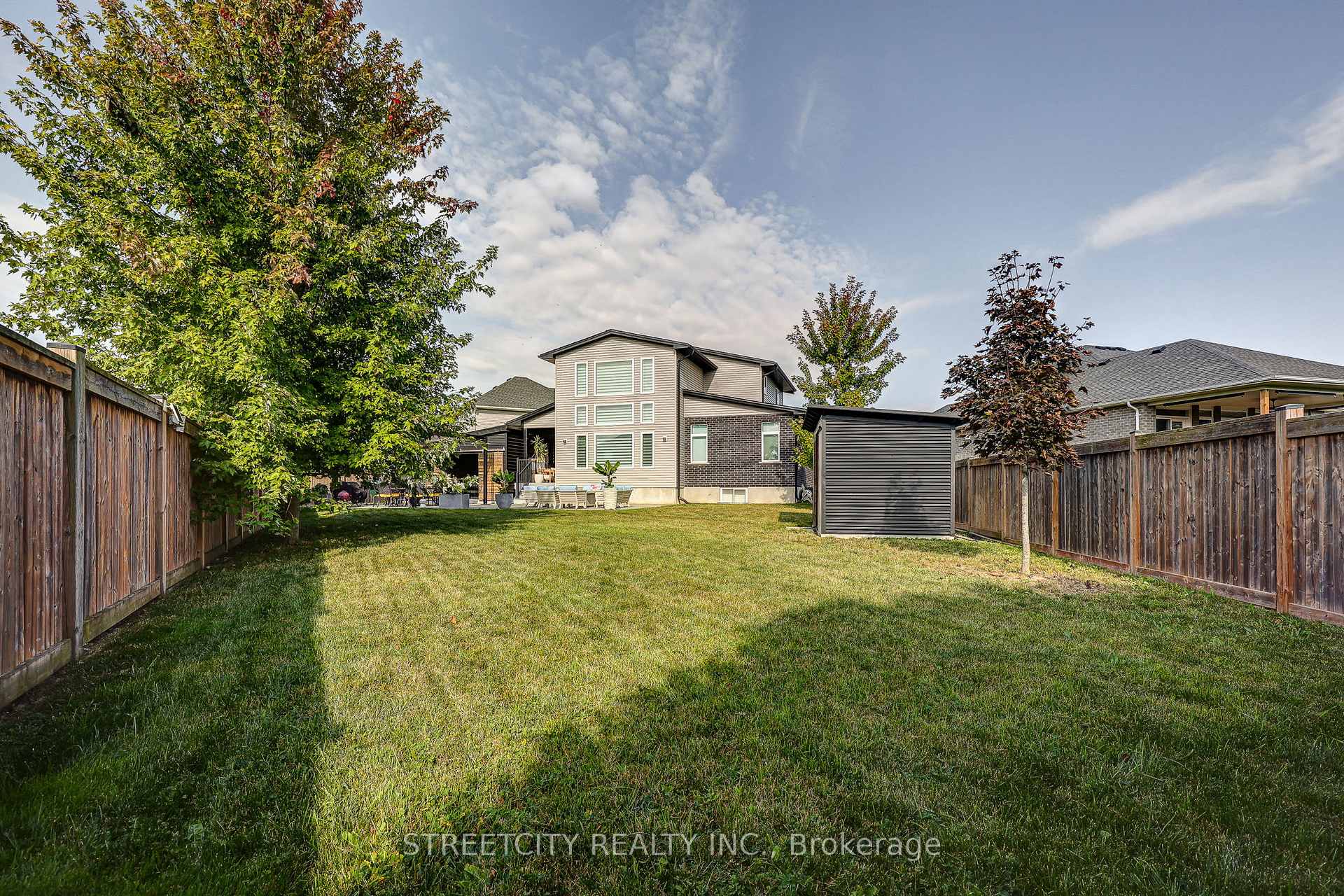 28 Martingale Terrace, St. Thomas — photo 3 of 5