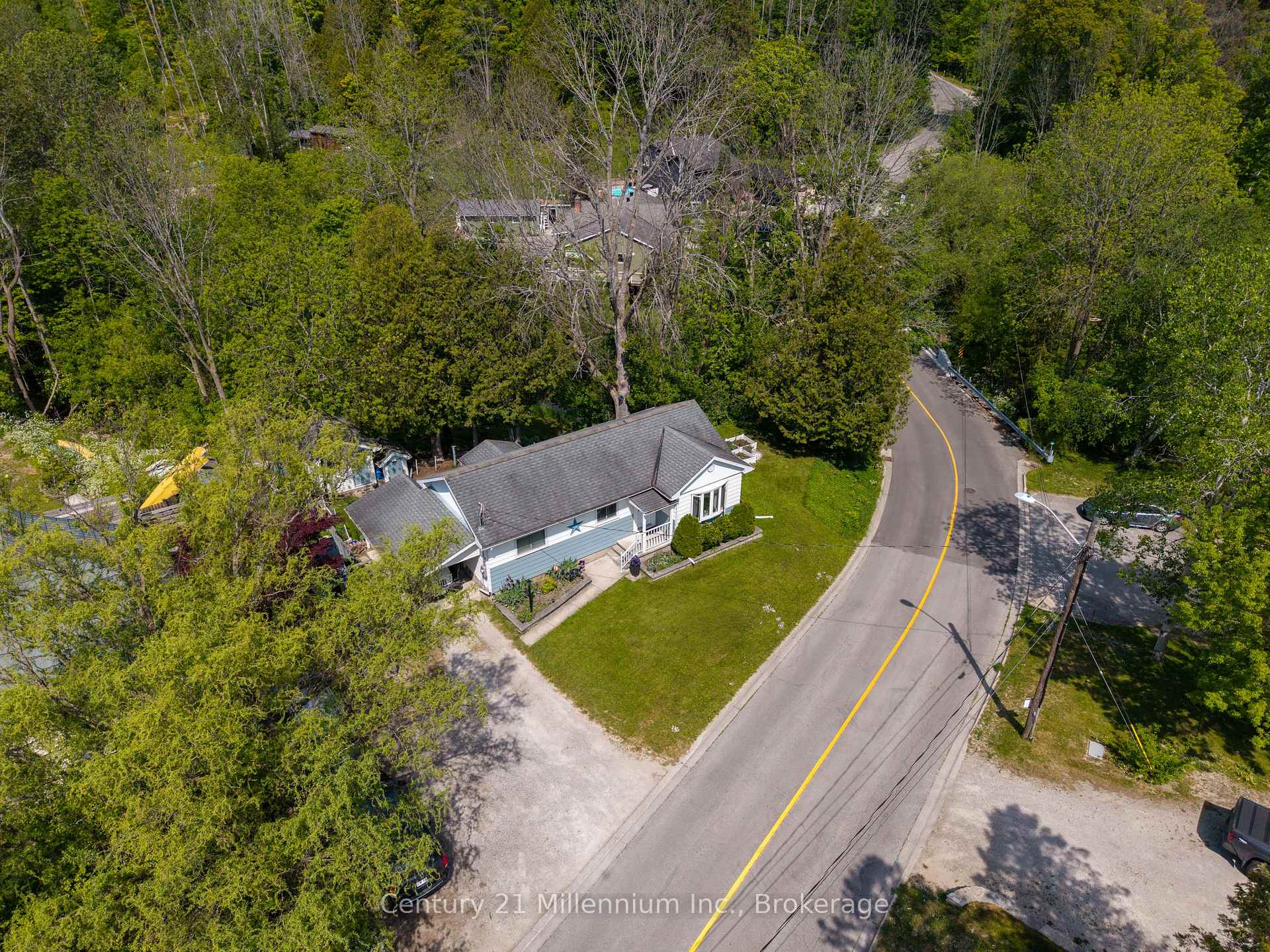 1420 7th Avenue W, Owen Sound — photo 4 of 5