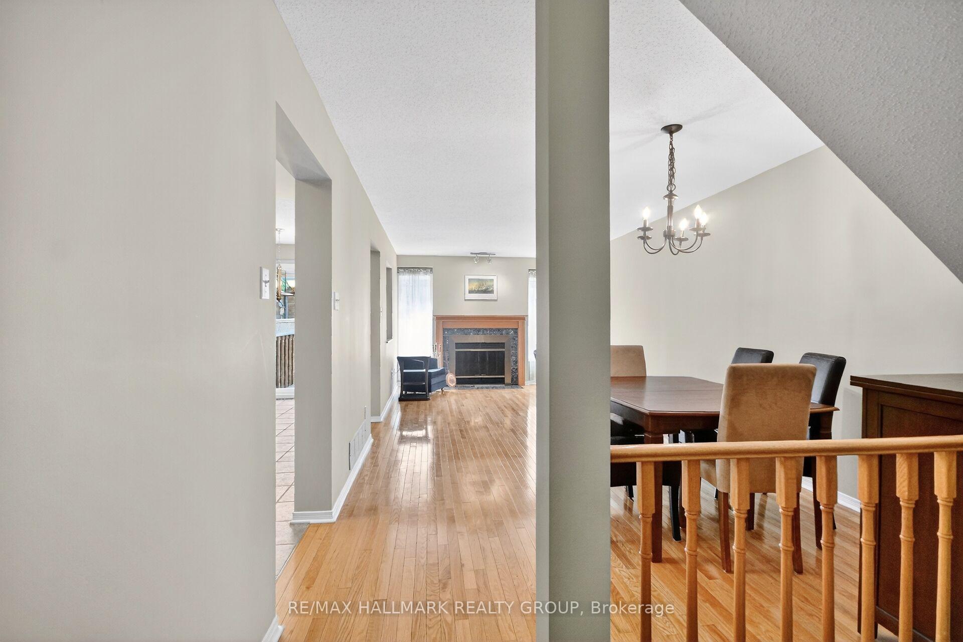 80 Scarlet Court, Hunt Club - South Keys and Area — photo 4 of 5