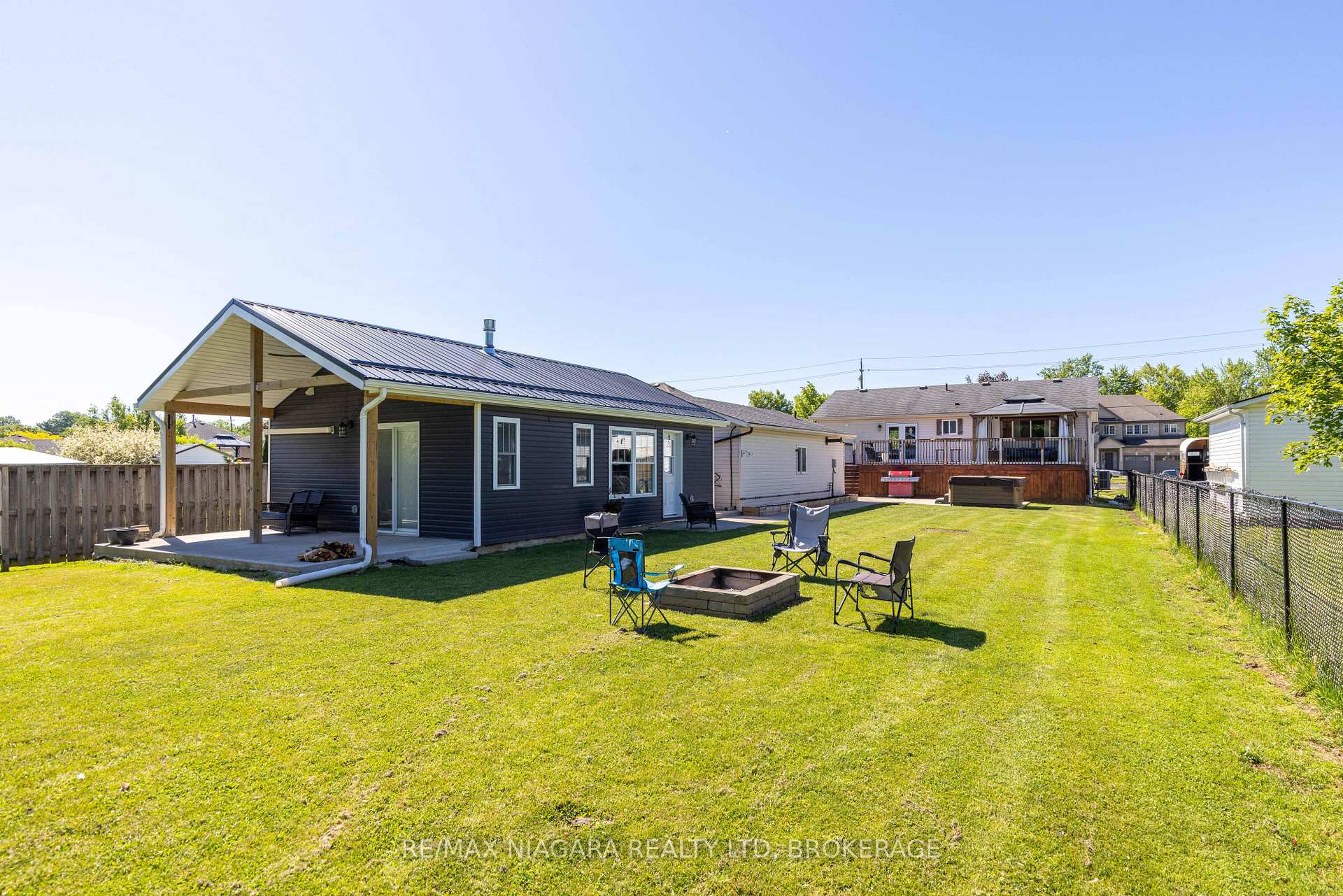 3482 Dominion Road, Fort Erie — photo 2 of 5