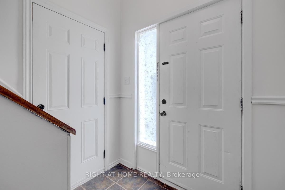 951 Lawrence Street, Clarence-Rockland — photo 3 of 5