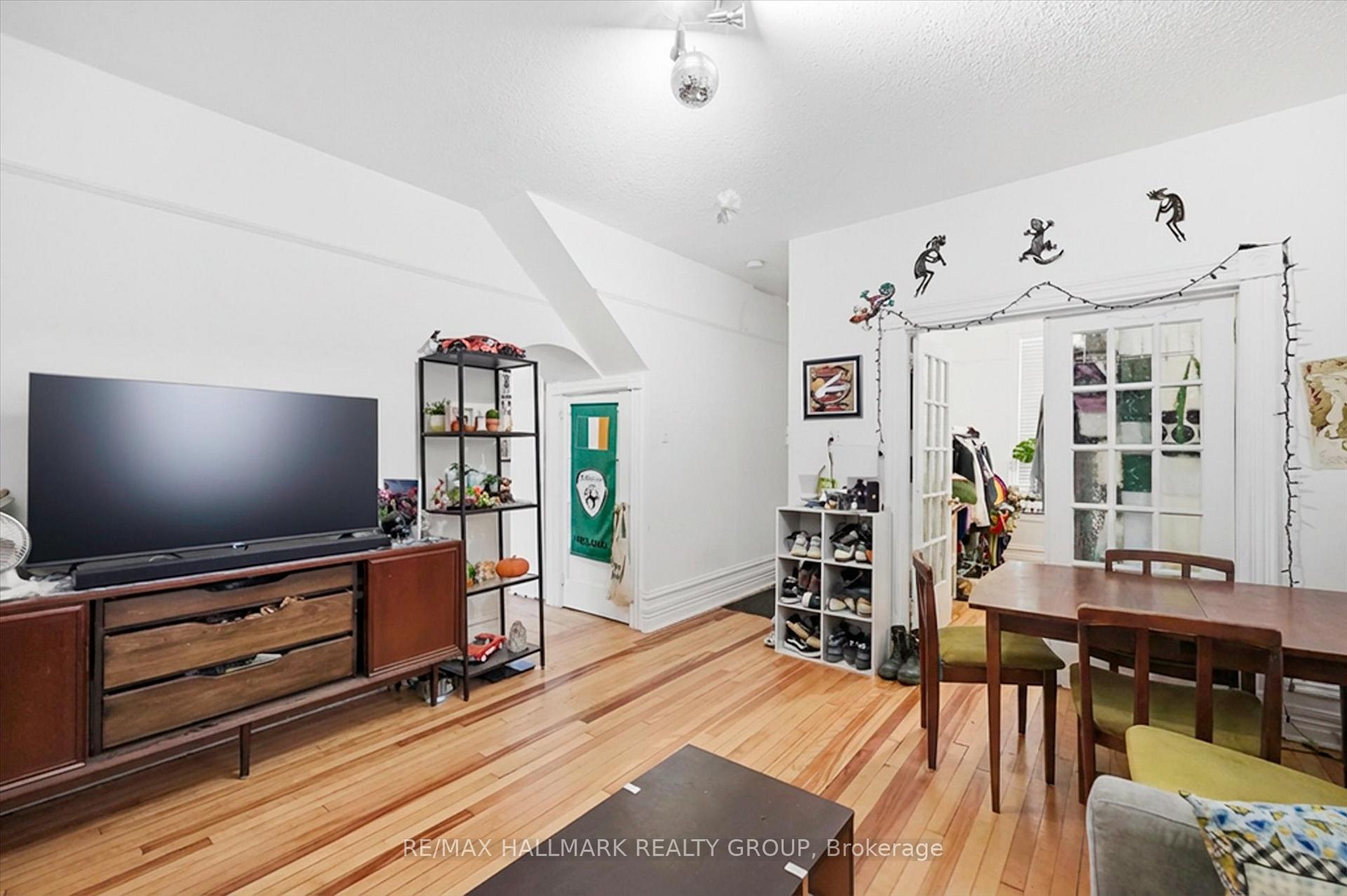 44 St. Andrew Street, Lower Town - Sandy Hill — photo 3 of 5