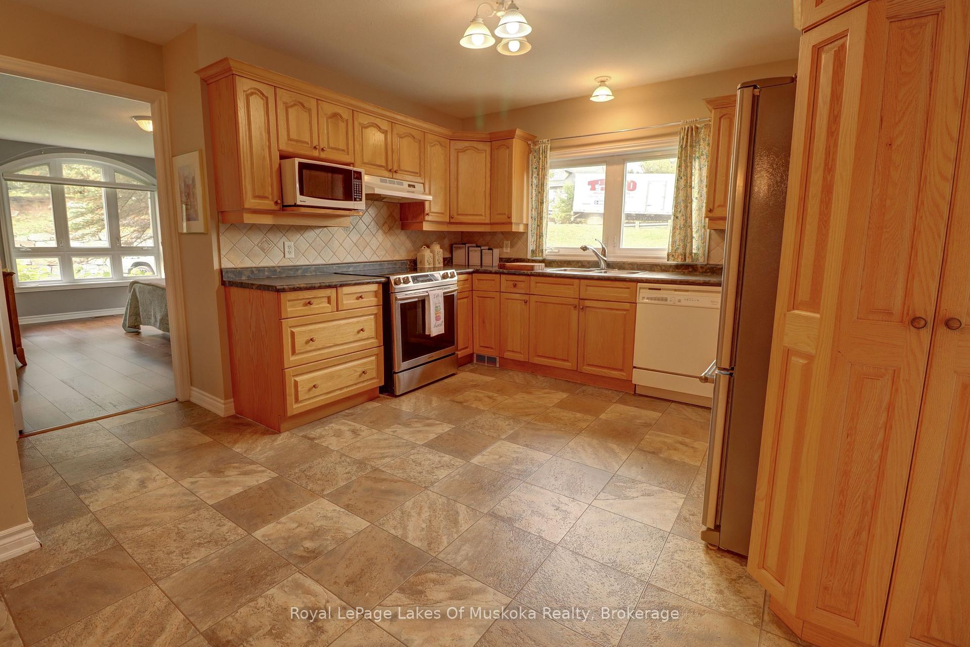 31 Dairy Lane 106, Huntsville — photo 5 of 5