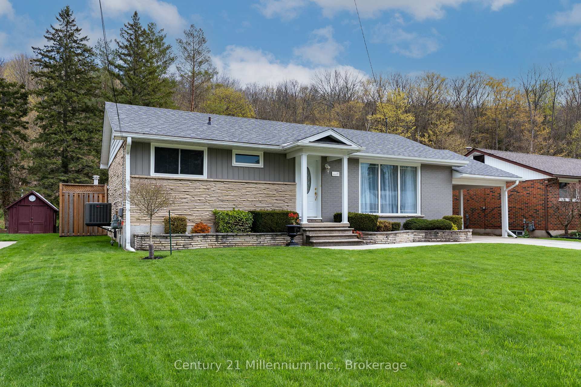 181 7th Avenue E, Owen Sound — photo 3 of 5