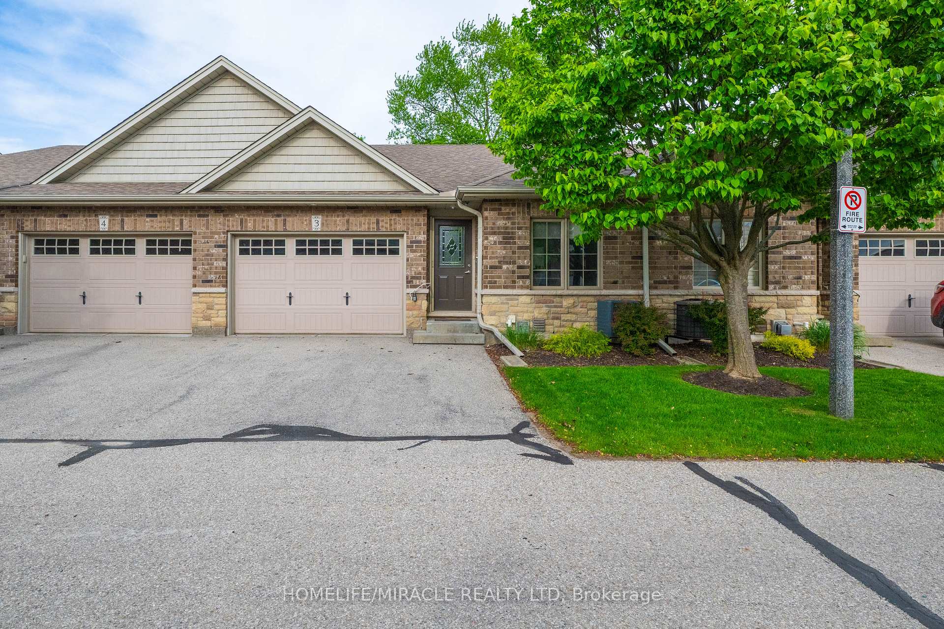 560 Grey Street 3, Brantford — photo 2 of 5