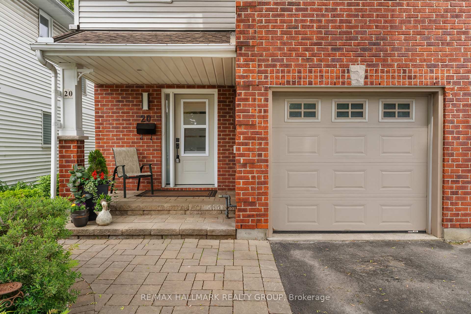 20 Royal Oak Court, Hunt Club - South Keys and Area — photo 4 of 5
