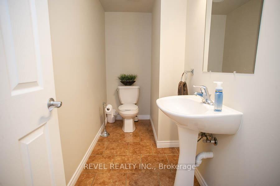 20 McConkey Crescent 67, Brantford — photo 4 of 5