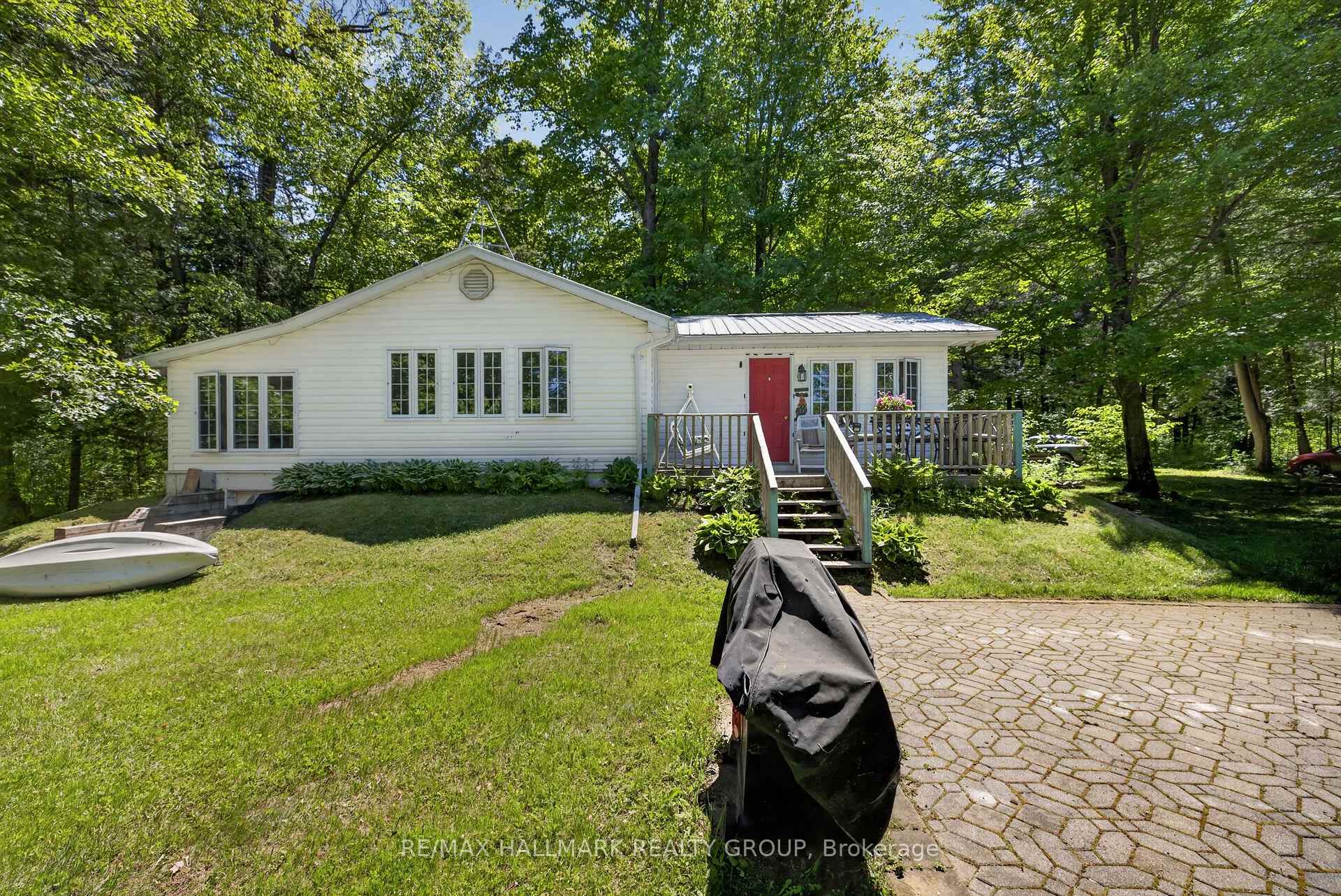 2432 Bathurst 2nd Concession, Tay Valley — photo 2 of 5
