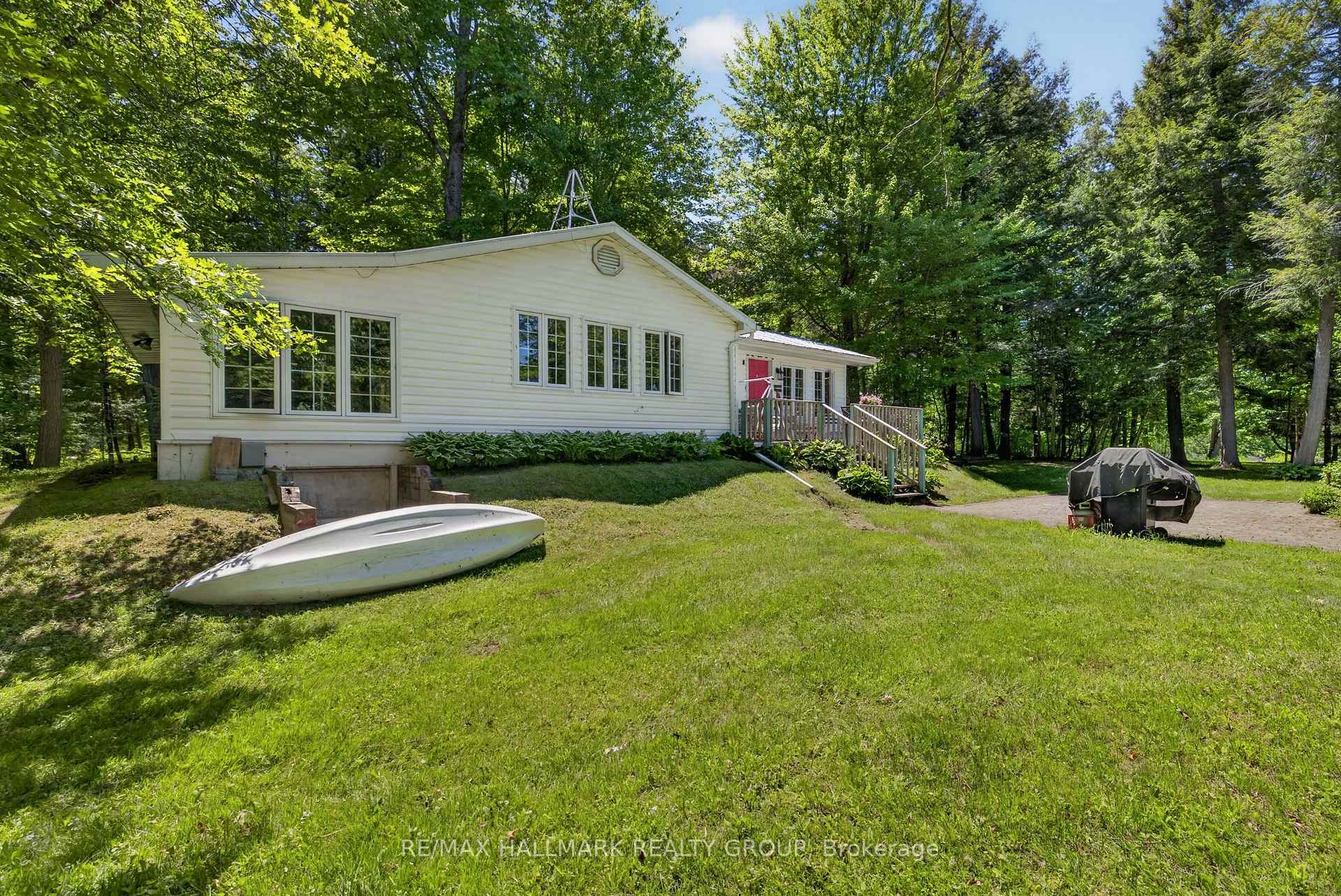 2432 Bathurst 2nd Concession, Tay Valley — photo 3 of 5