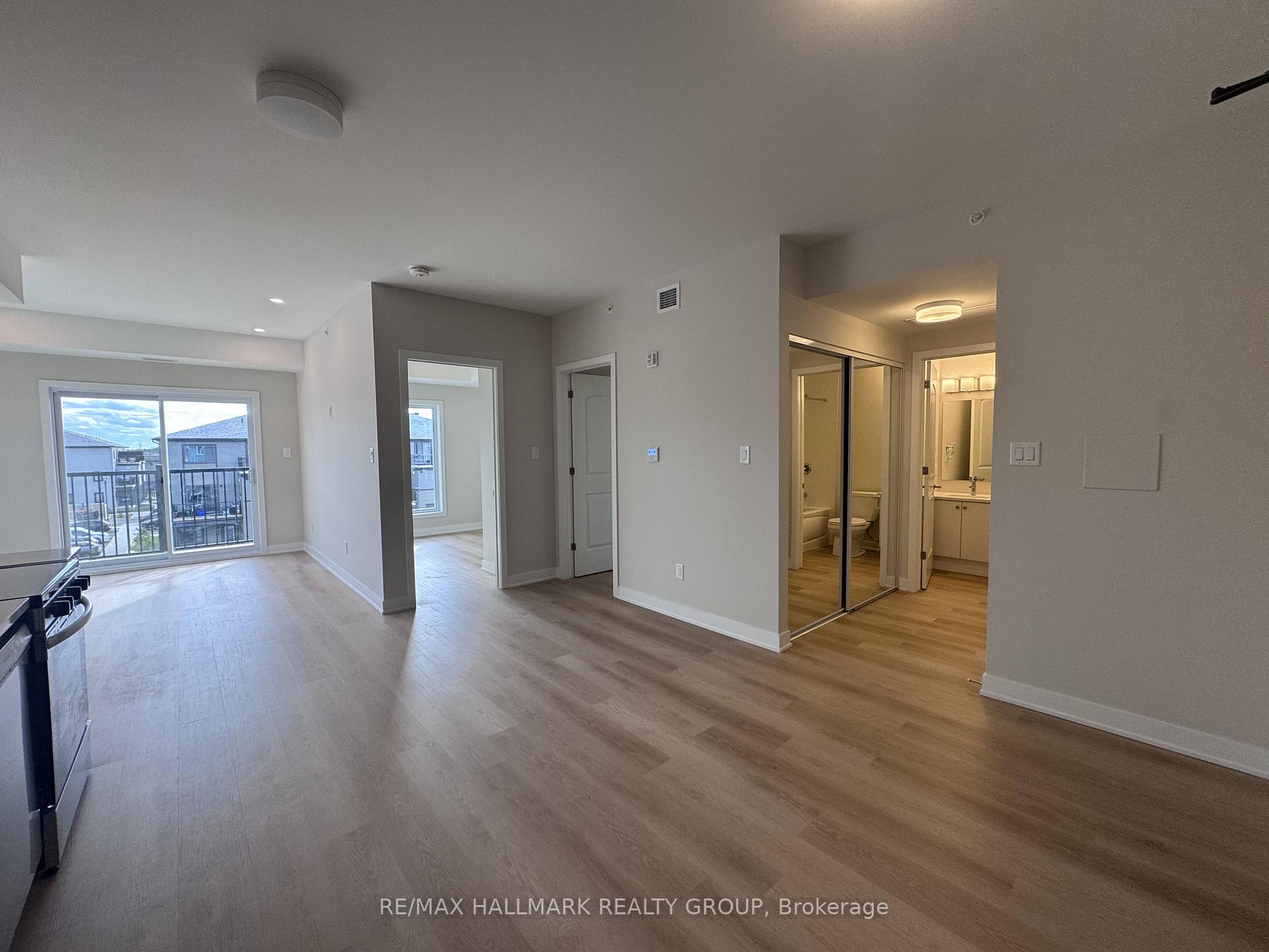 2370 Tenth Line Road 302, Orleans - Cumberland and Area — photo 3 of 5