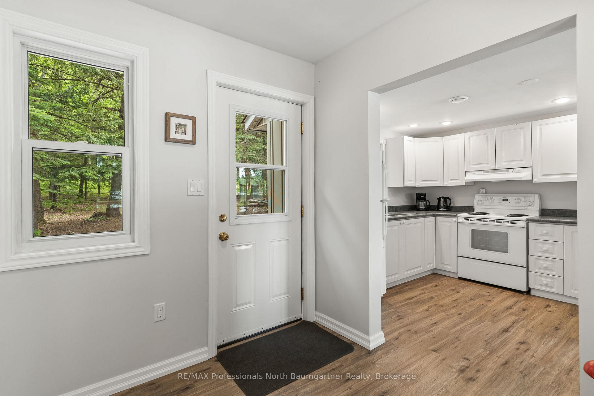 1053 Porter Road, Dysart et al — photo 5 of 5