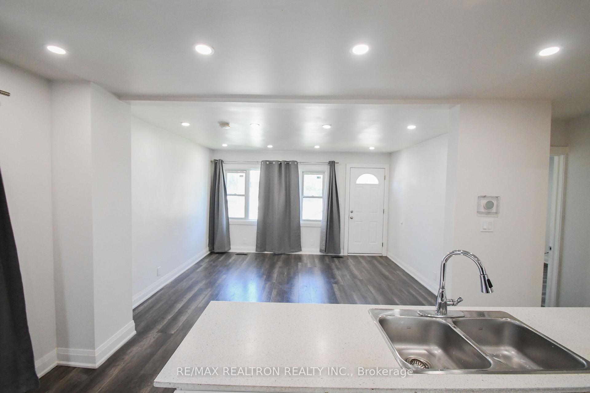 110 E Mintern Avenue, Brantford — photo 4 of 5