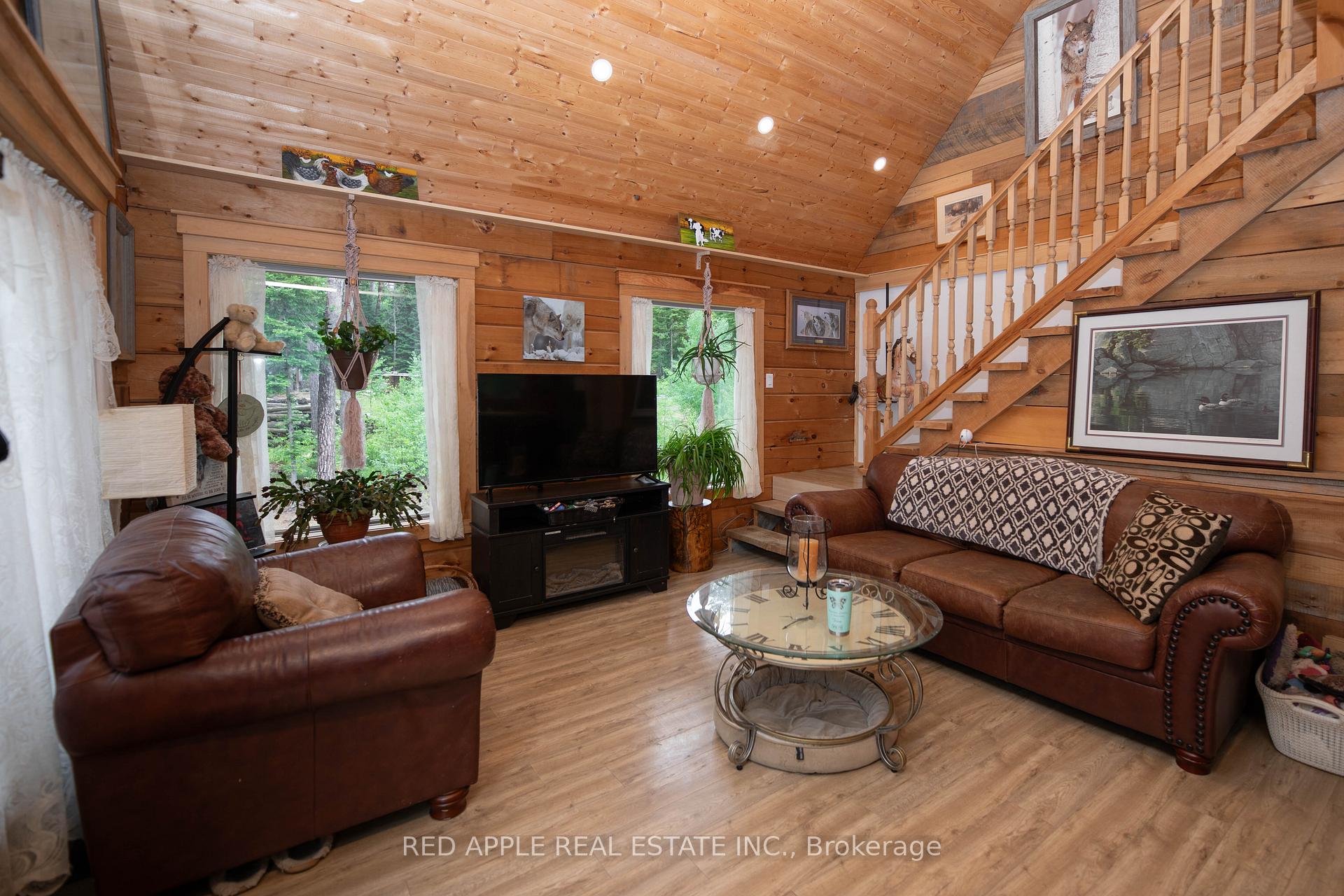 1392 Carroll Road, Dysart et al — photo 3 of 5
