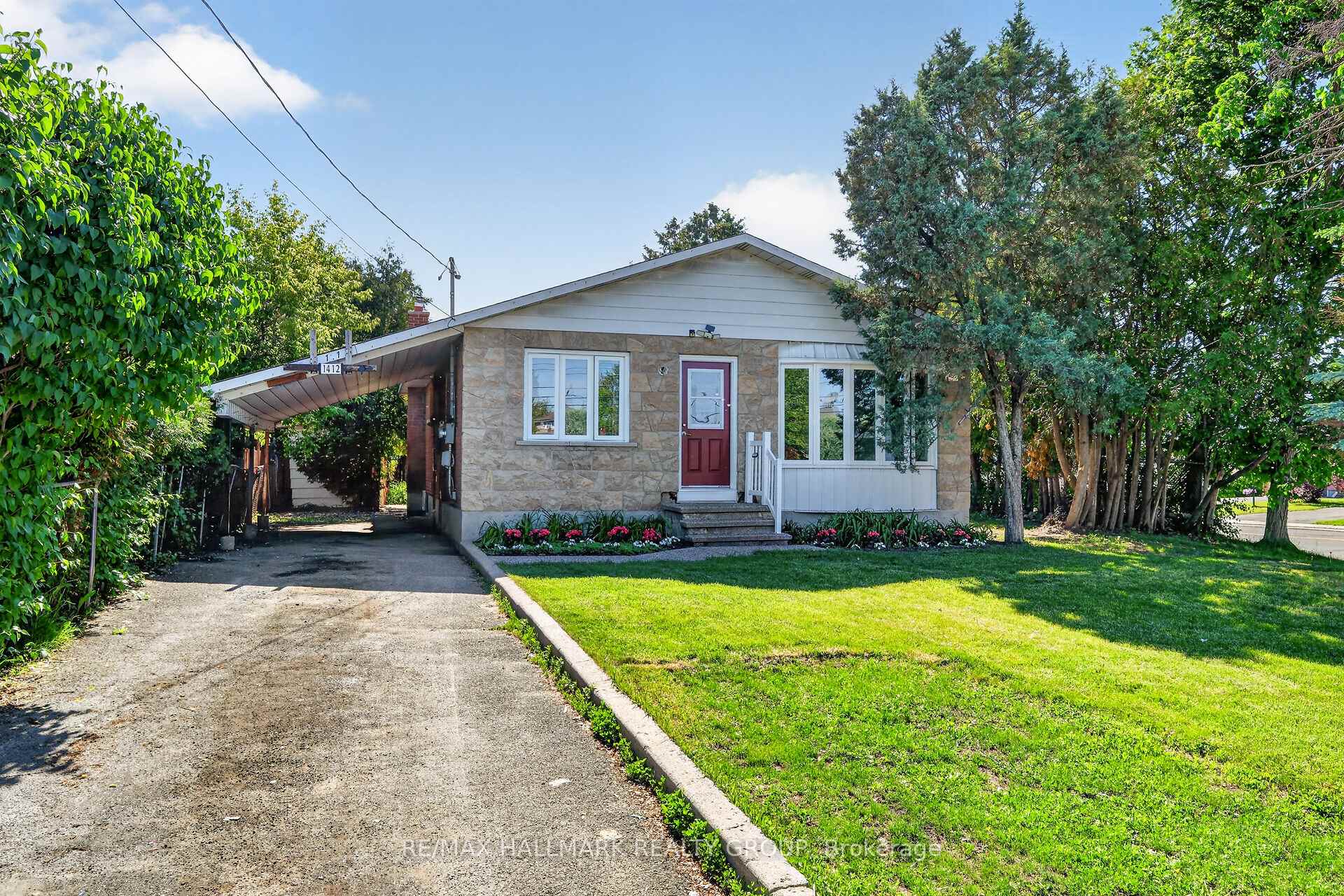 1412 Maxime Street, Cyrville - Carson Grove - Pineview, ON K1B 3L1