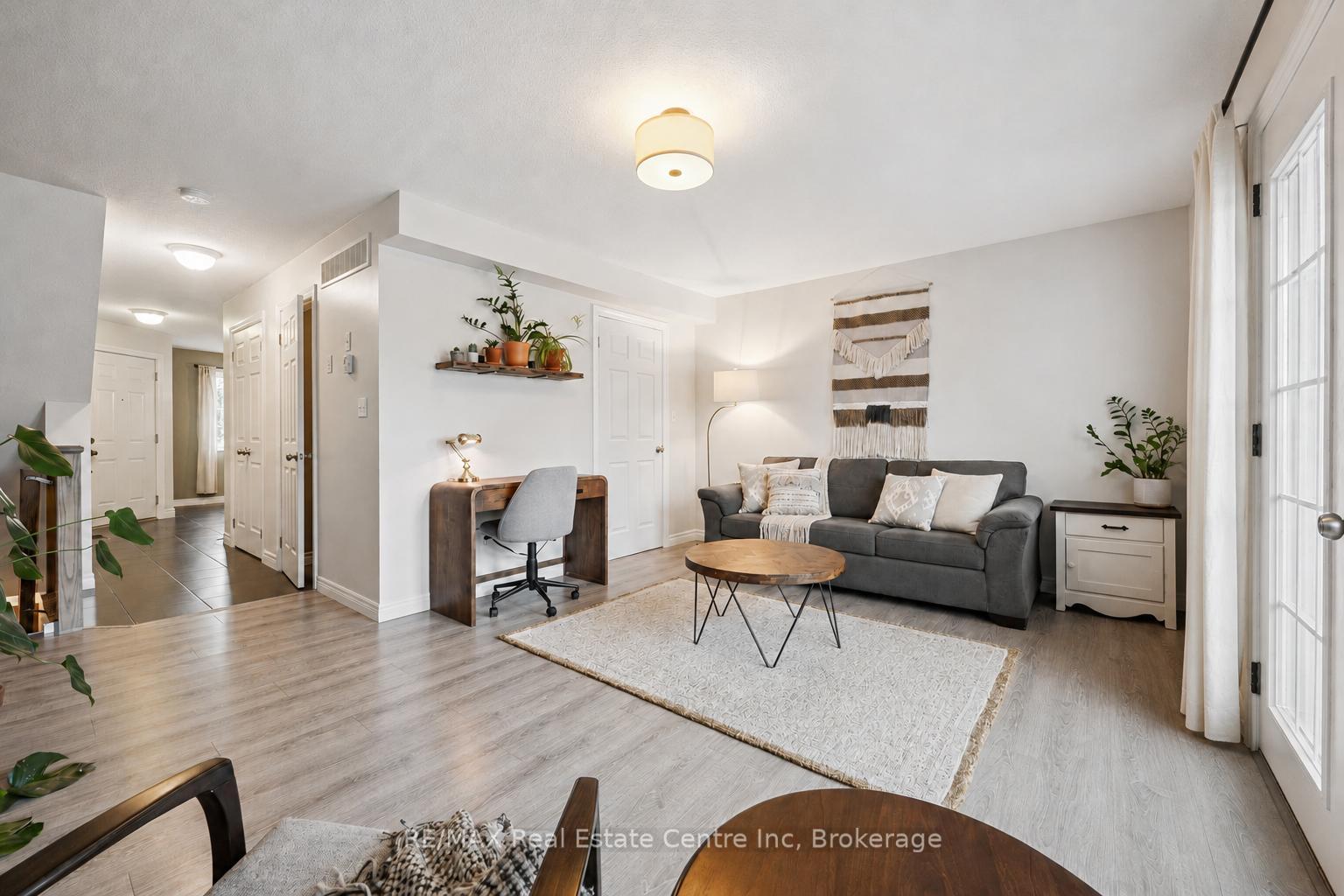 634 WOODLAWN Road E A, Guelph, ON N1E 0K4