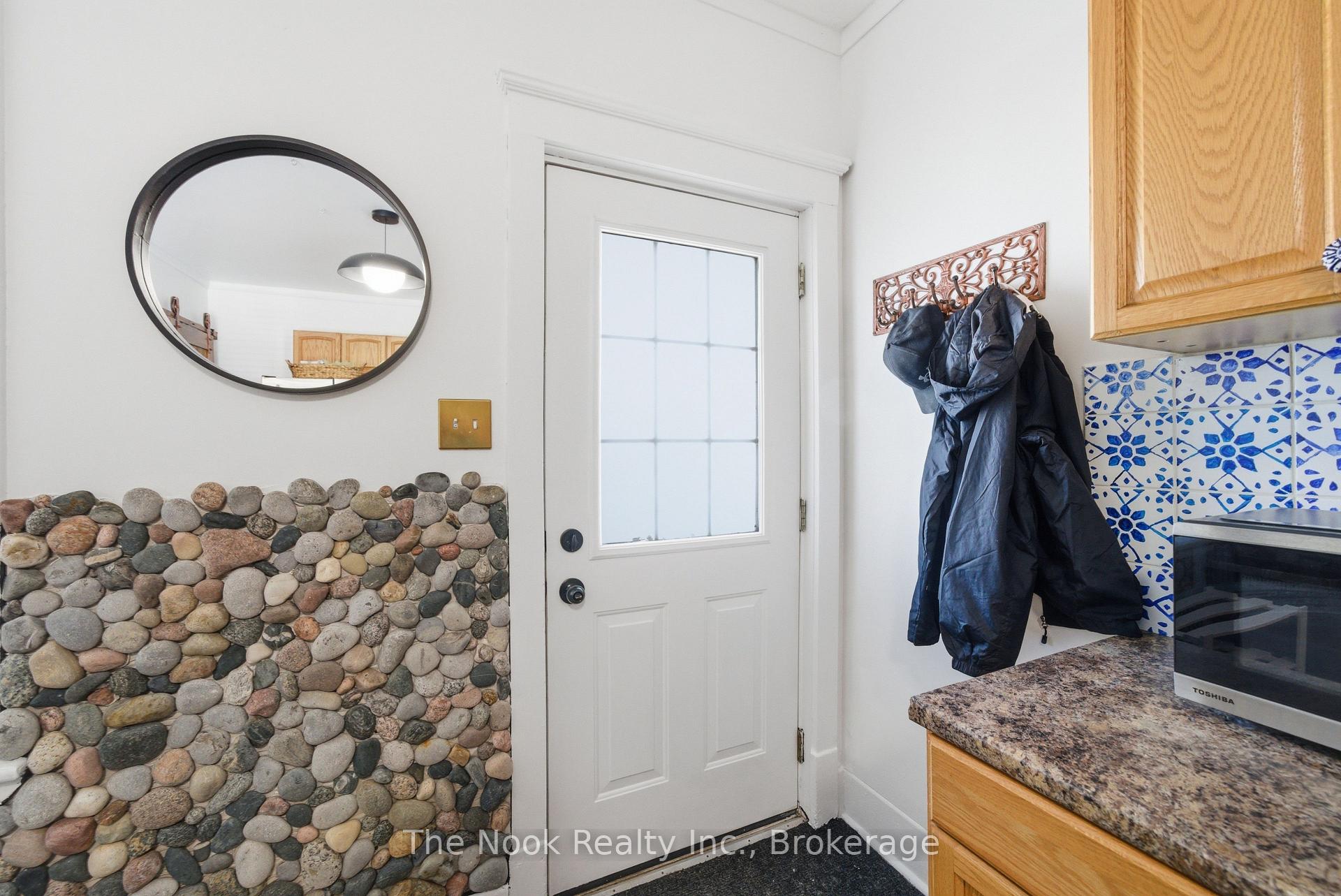 480 George Street S, Peterborough — photo 5 of 5