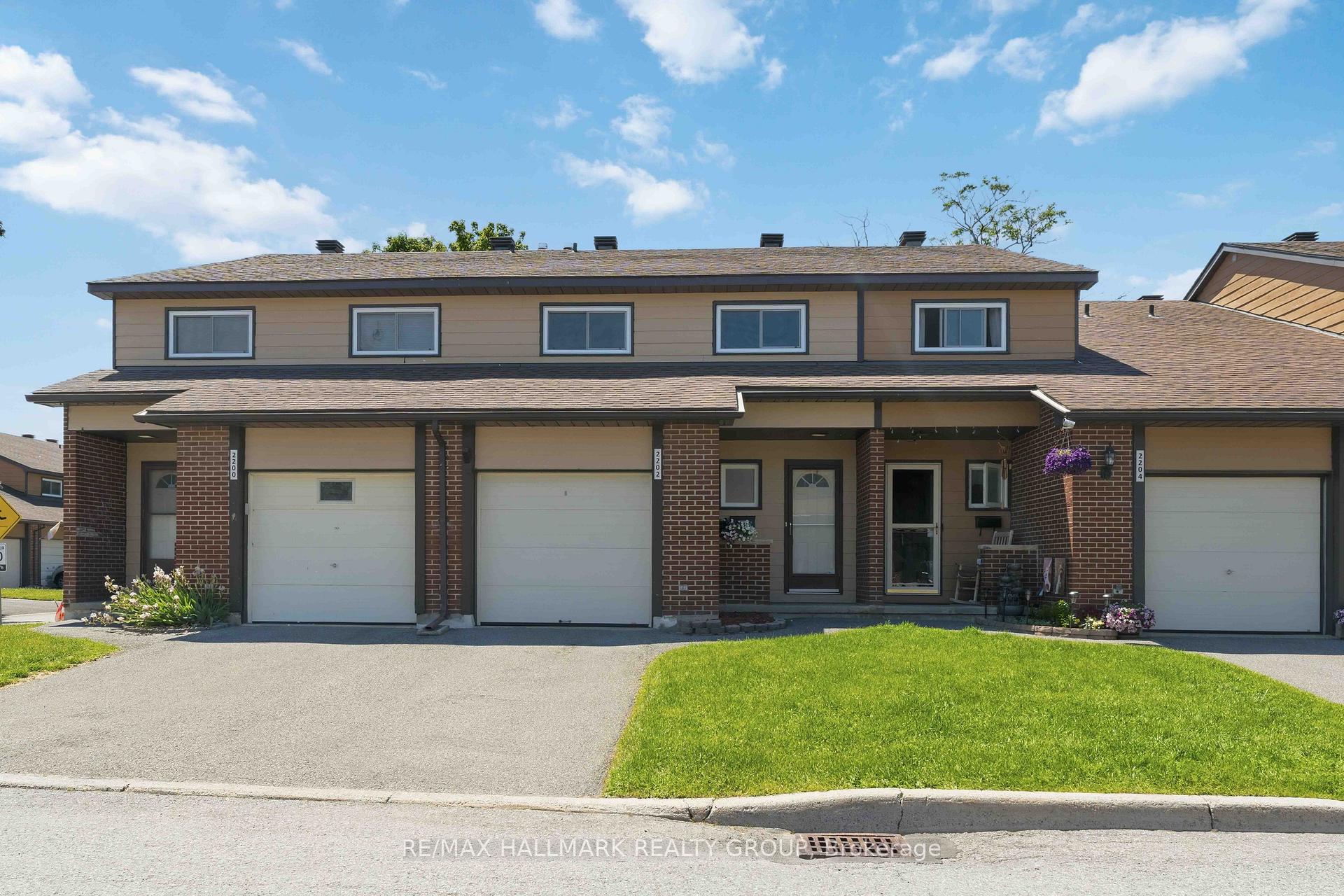 2202 Orient Park Drive 48, Blackburn Hamlet, ON K1B 4W2