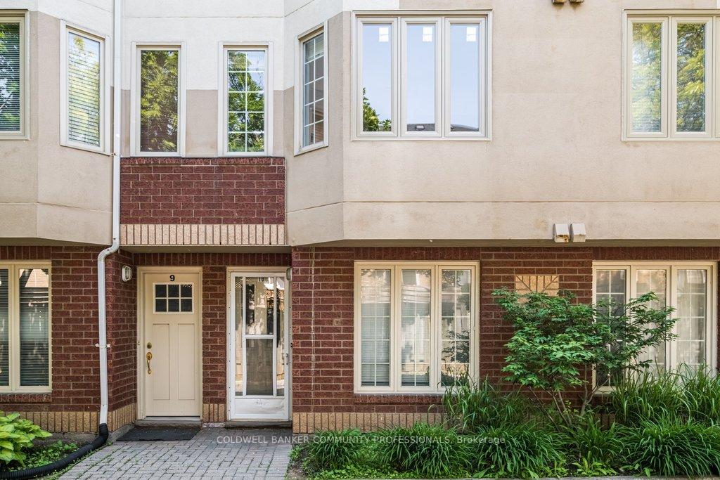 266 Limeridge Road E 10, Hamilton, ON L9A 2S7