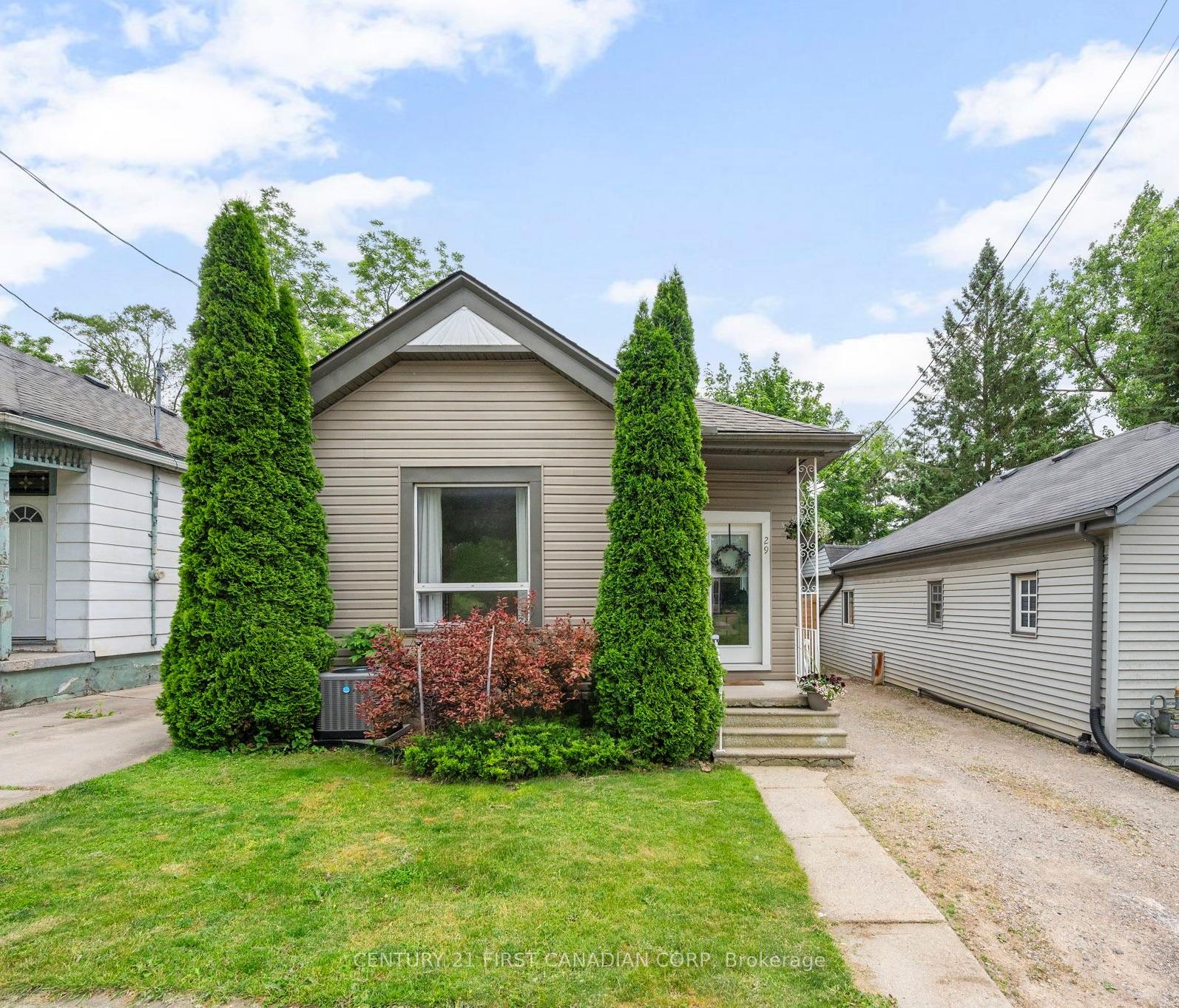 29 Weston Street, London South, ON N6C 1R2