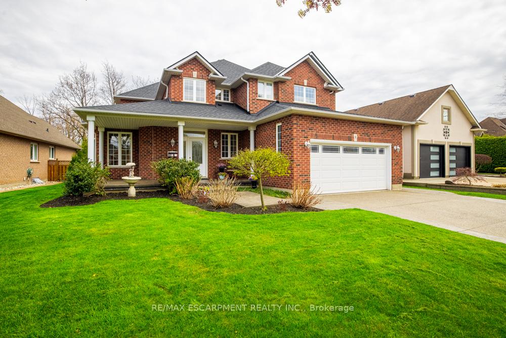 8 SOPHIE Court, Grimsby — photo 4 of 5
