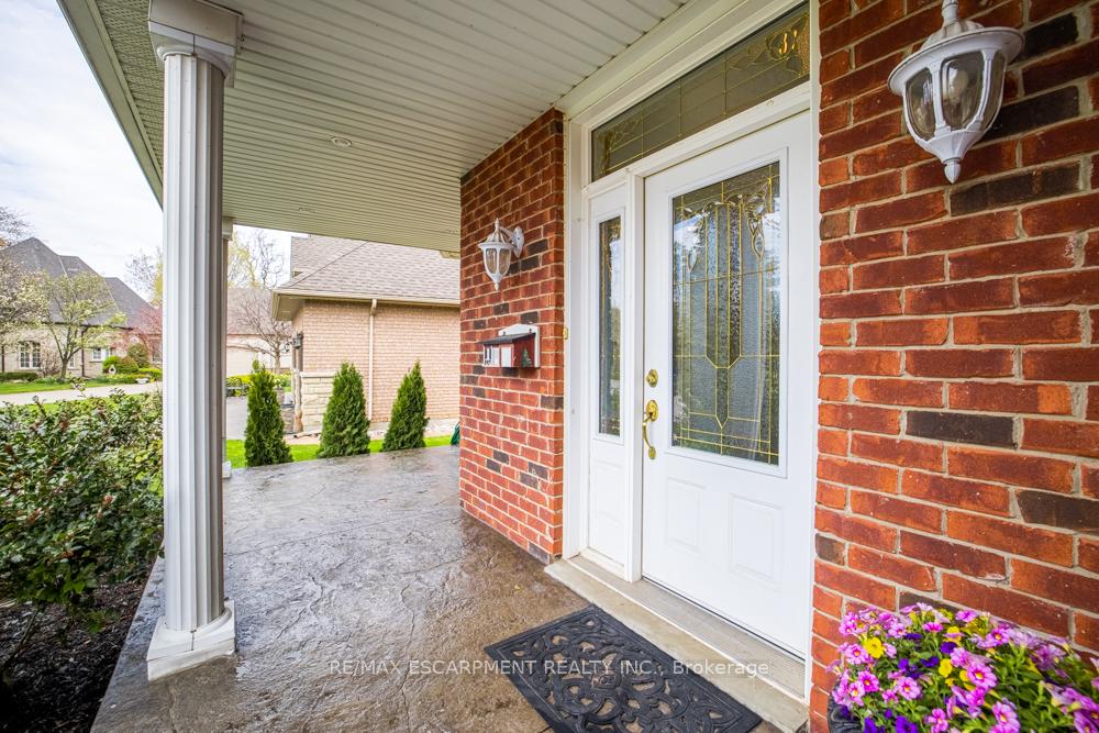 8 SOPHIE Court, Grimsby — photo 5 of 5