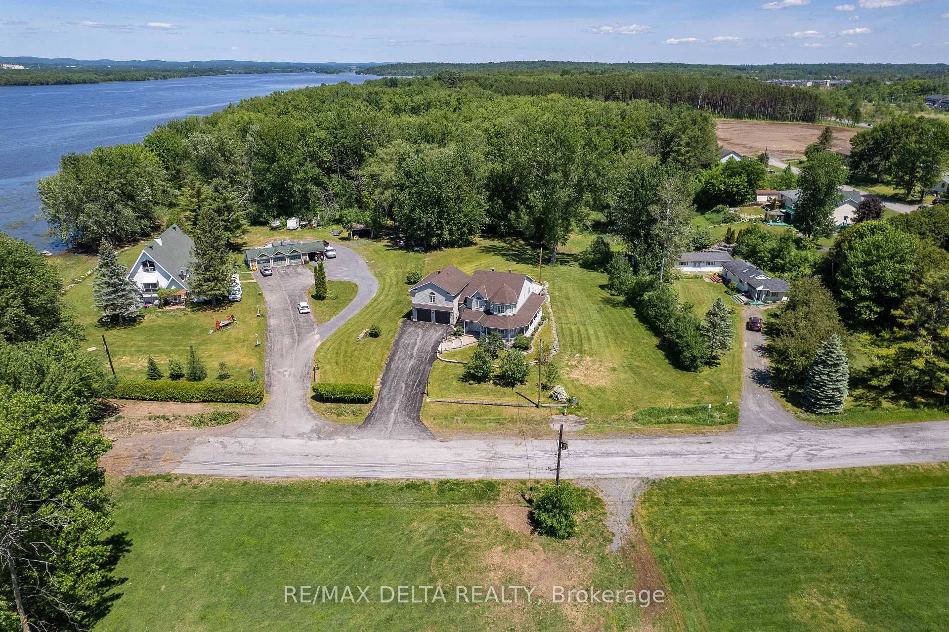 115 Pigeon Street, Clarence-Rockland — photo 2 of 5