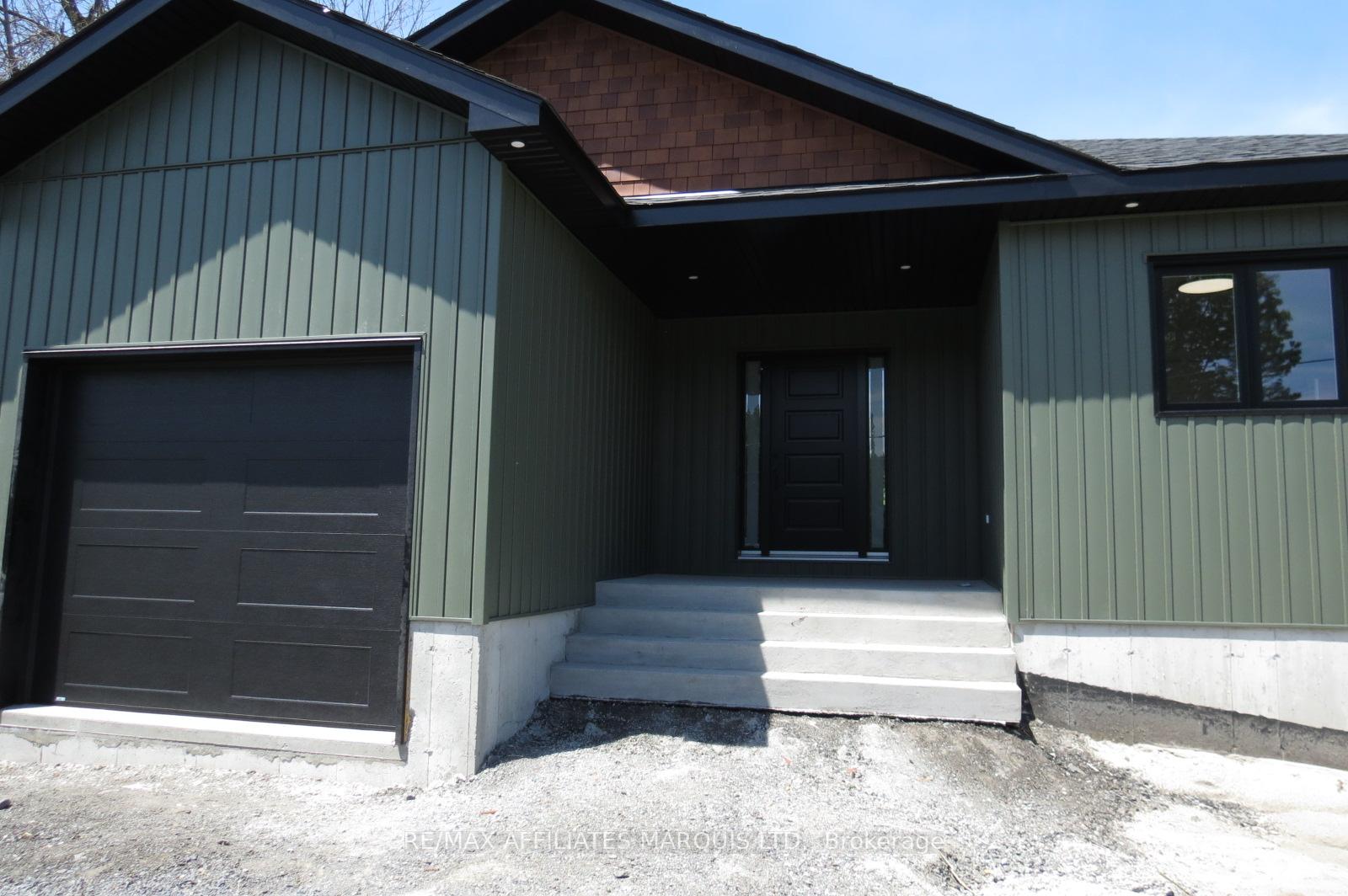 2542 Macgregor Drive, South Glengarry — photo 2 of 5