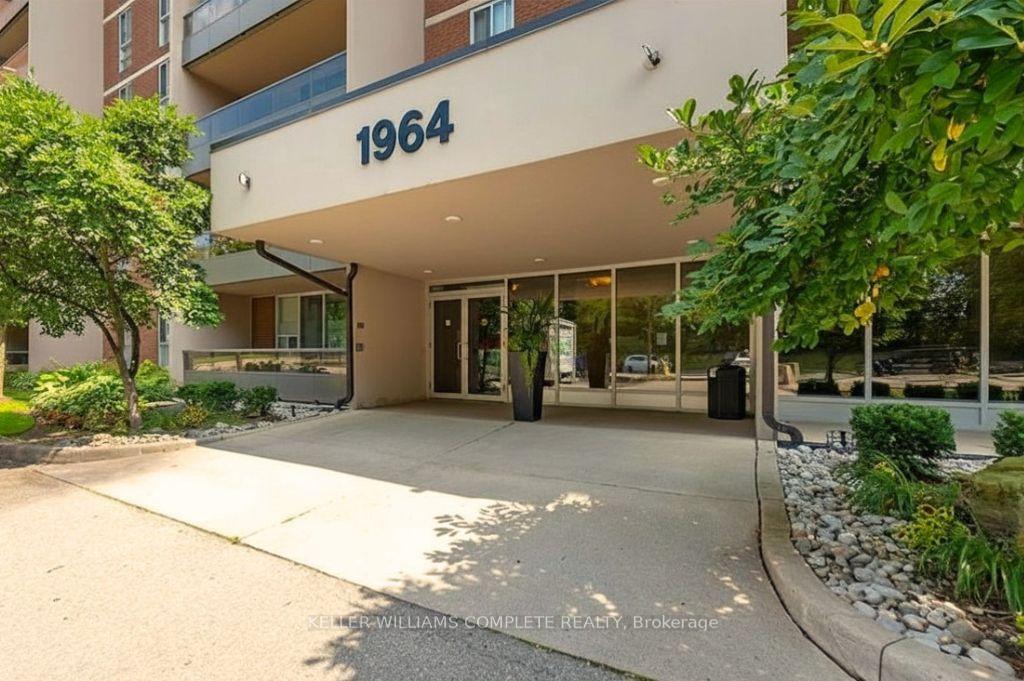 1964 Main Street W 1508, Hamilton, ON L8S 1J5
