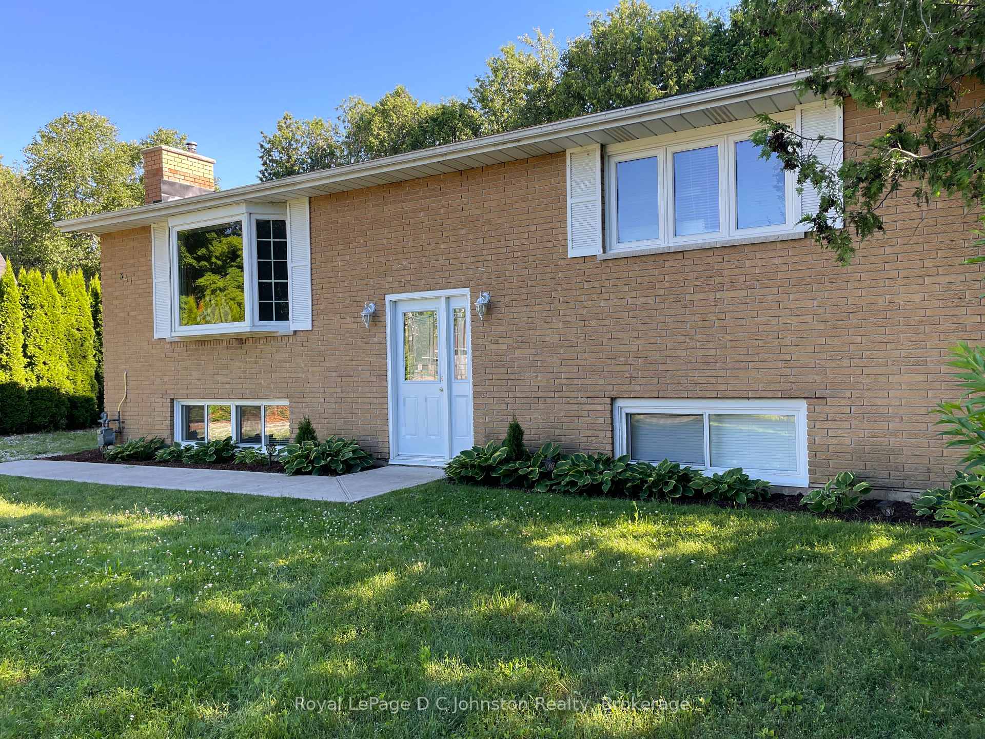 341 Palmerston Street, Saugeen Shores — photo 2 of 5