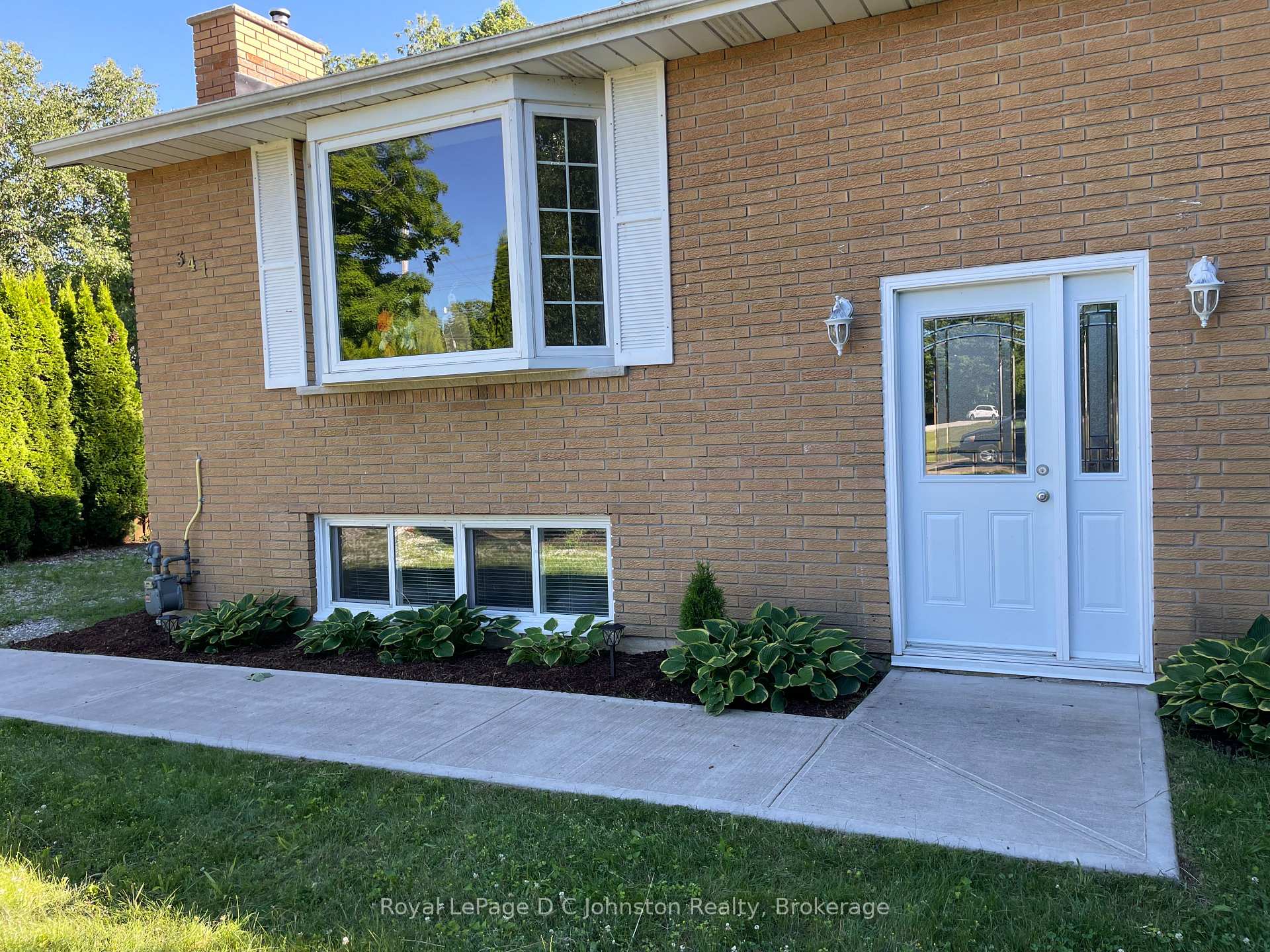 341 Palmerston Street, Saugeen Shores — photo 3 of 5