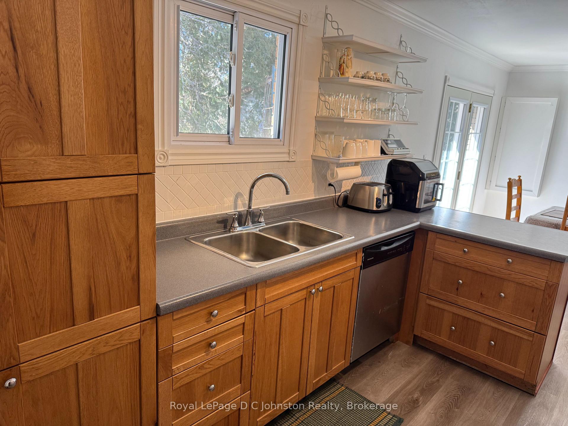 341 Palmerston Street, Saugeen Shores — photo 5 of 5