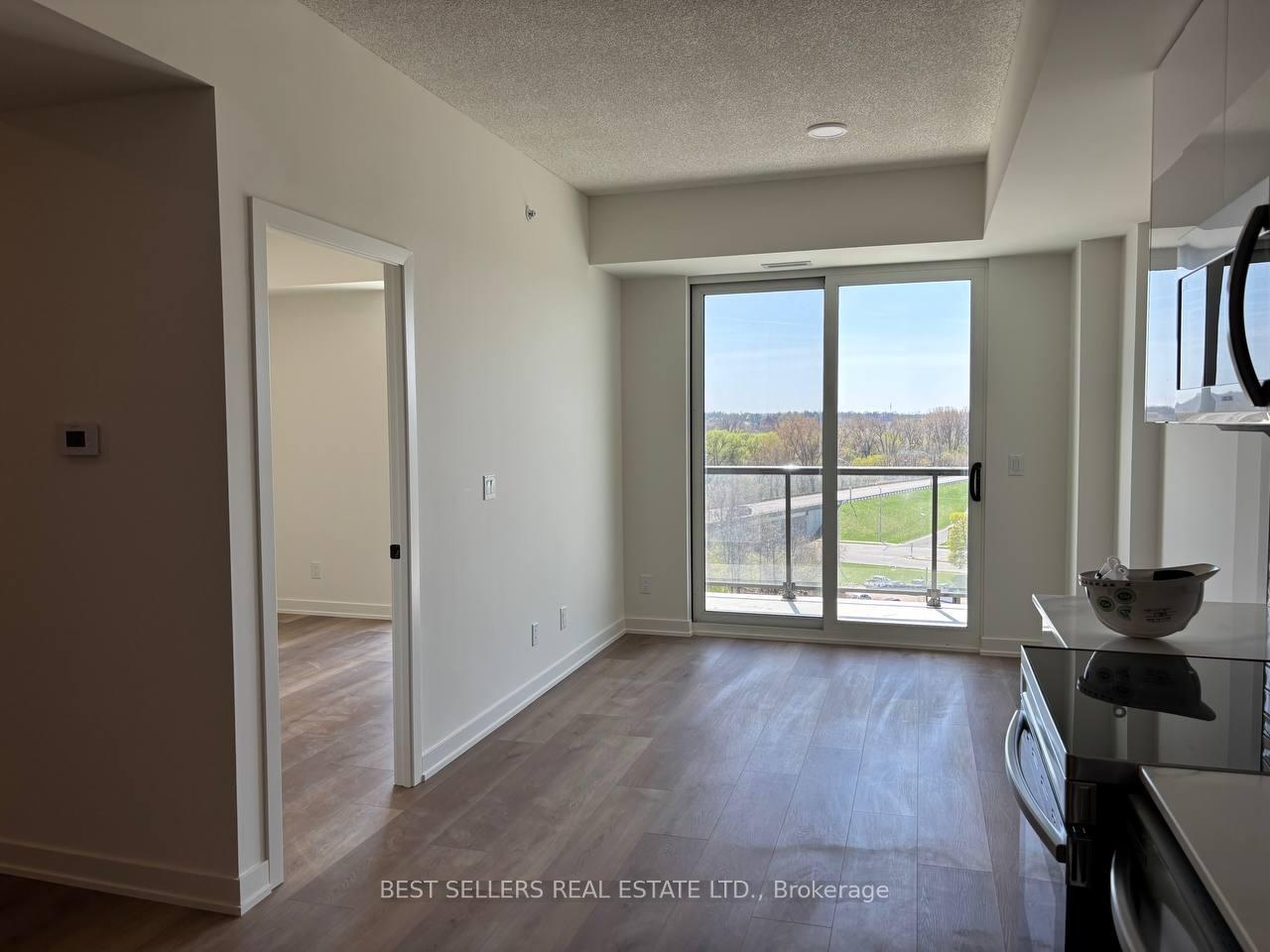 33 ERIE Avenue 812, Brantford — photo 3 of 5