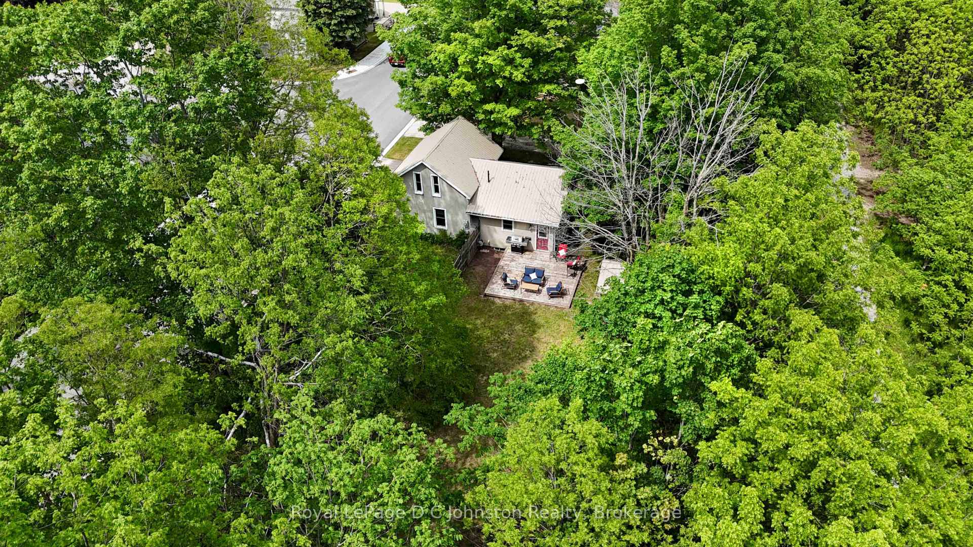 561 Wellington Street, Saugeen Shores — photo 3 of 5
